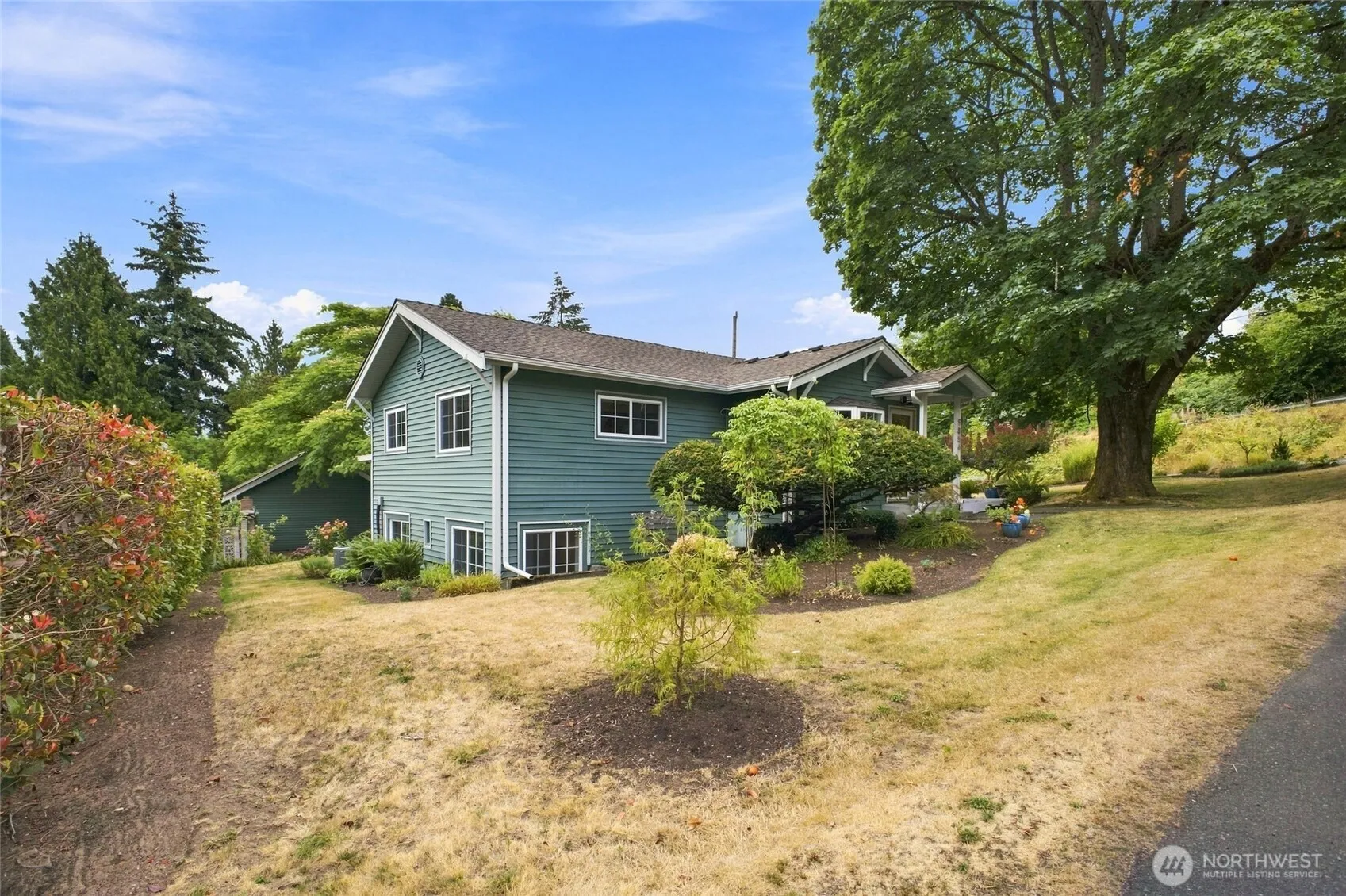 Property photo for 9854 Occidental Avenue S, Seattle photo 5