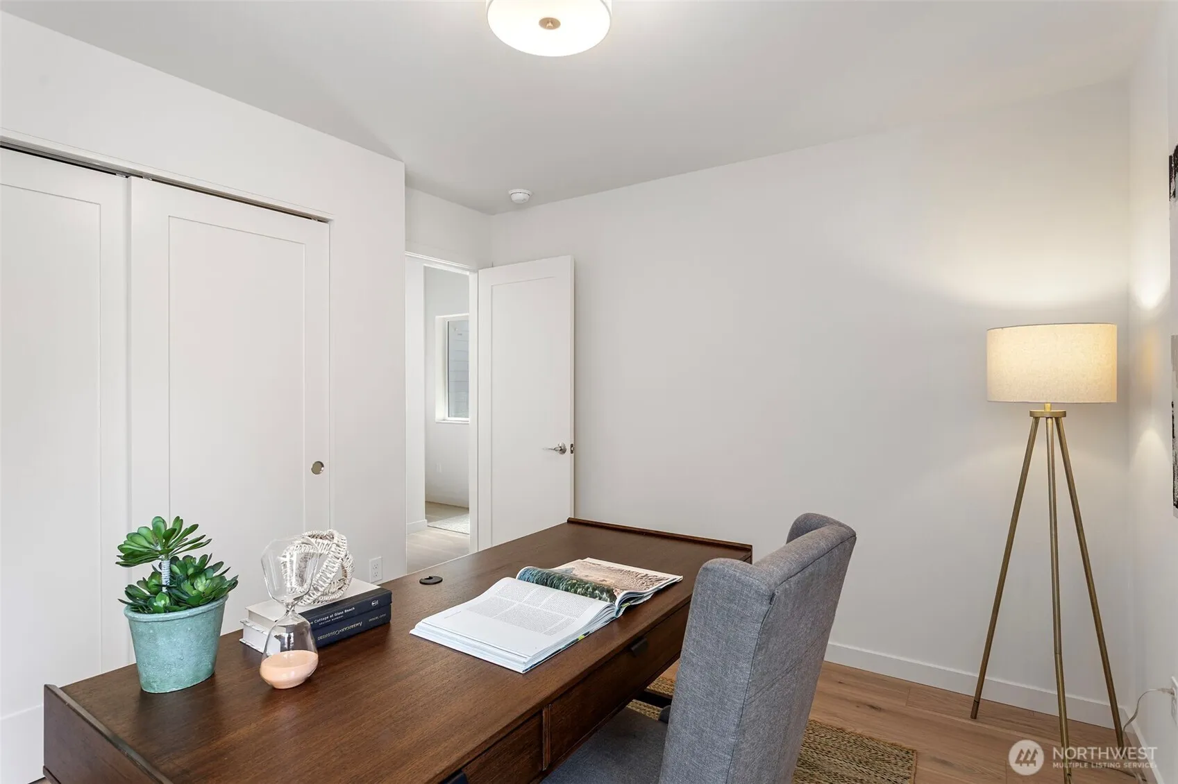 Property photo for 8039 Wallingford Avenue N #b, Seattle photo 4