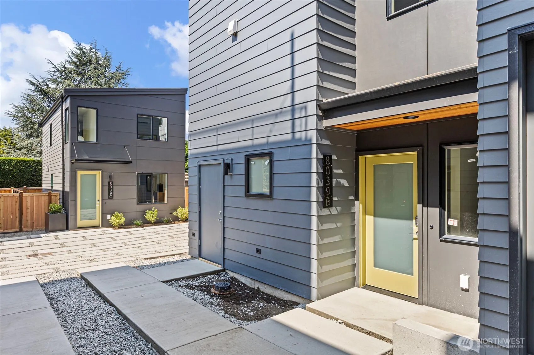 Property photo for 8039 Wallingford Avenue N #b, Seattle photo 2