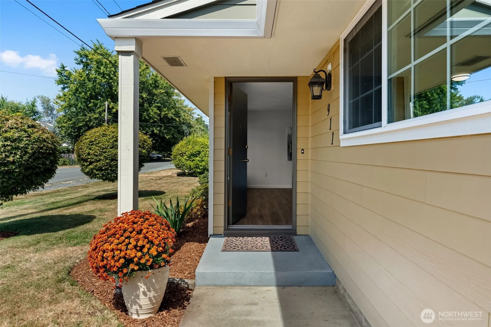 Property photo for 911 11th Street Nw, Puyallup photo 3