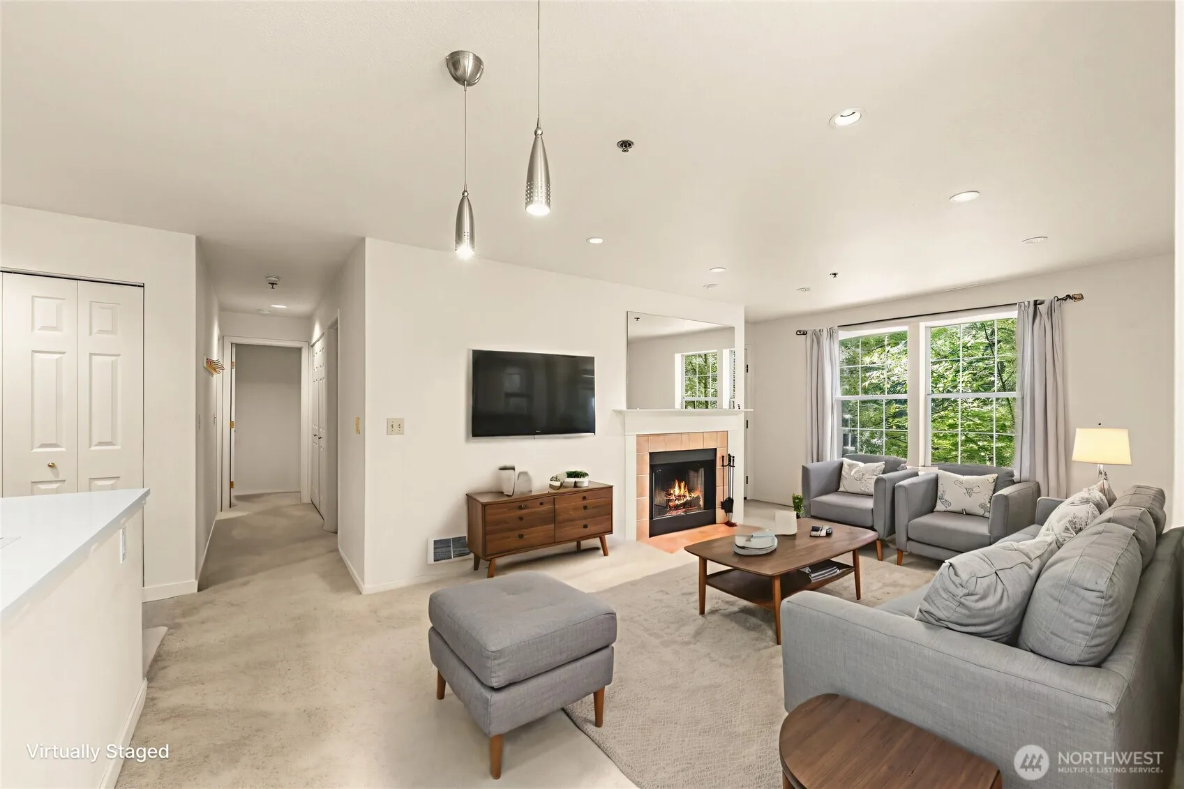 Property photo for 2540 118th Avenue Se #202, Bellevue photo 2