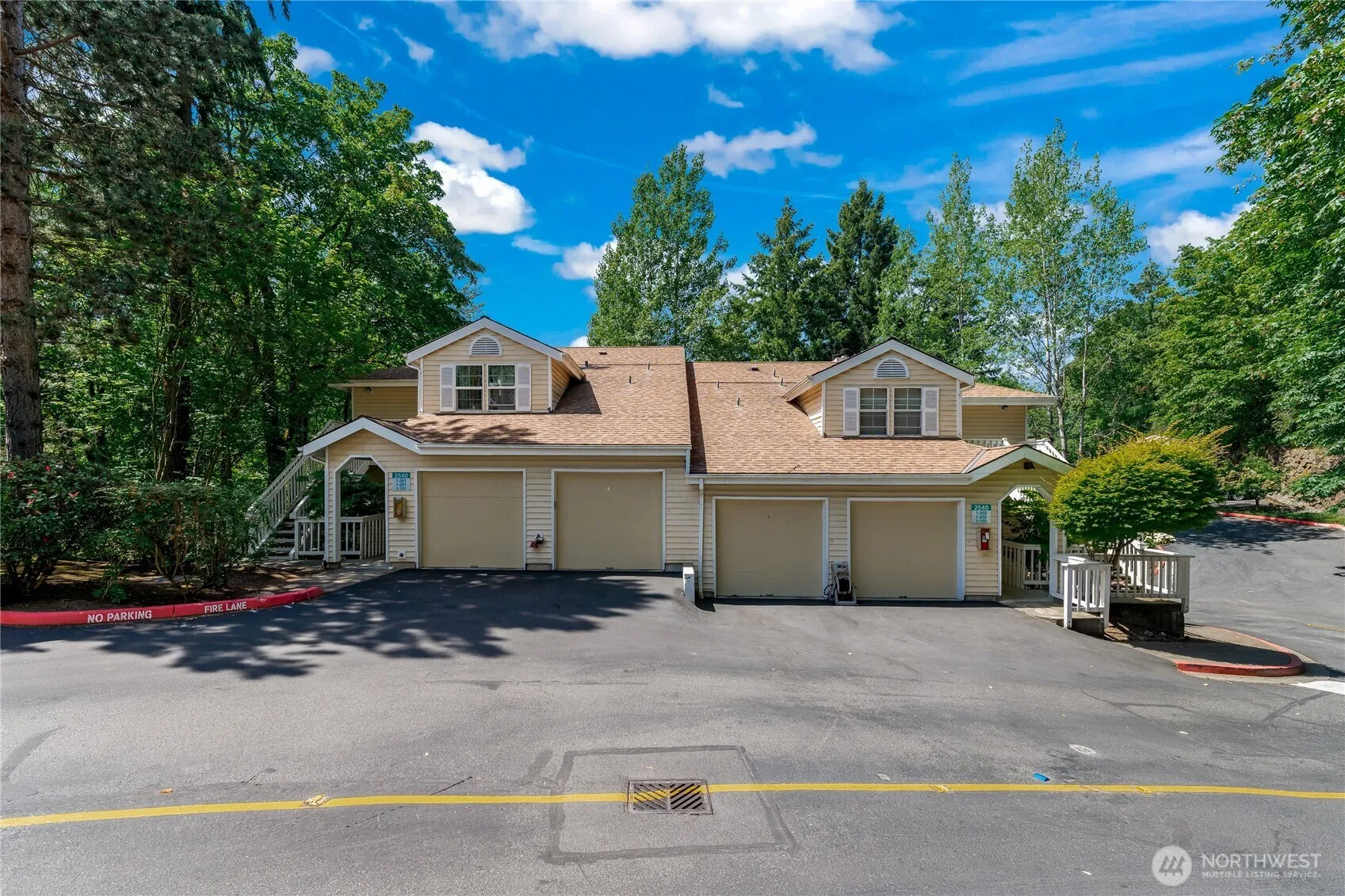 Property photo for 2540 118th Avenue Se #202, Bellevue photo 4