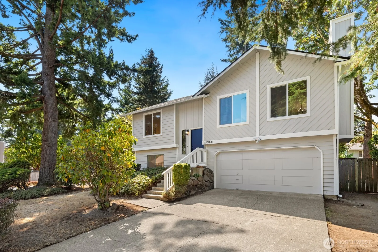 Property photo for 1725 211th Place Ne, Sammamish