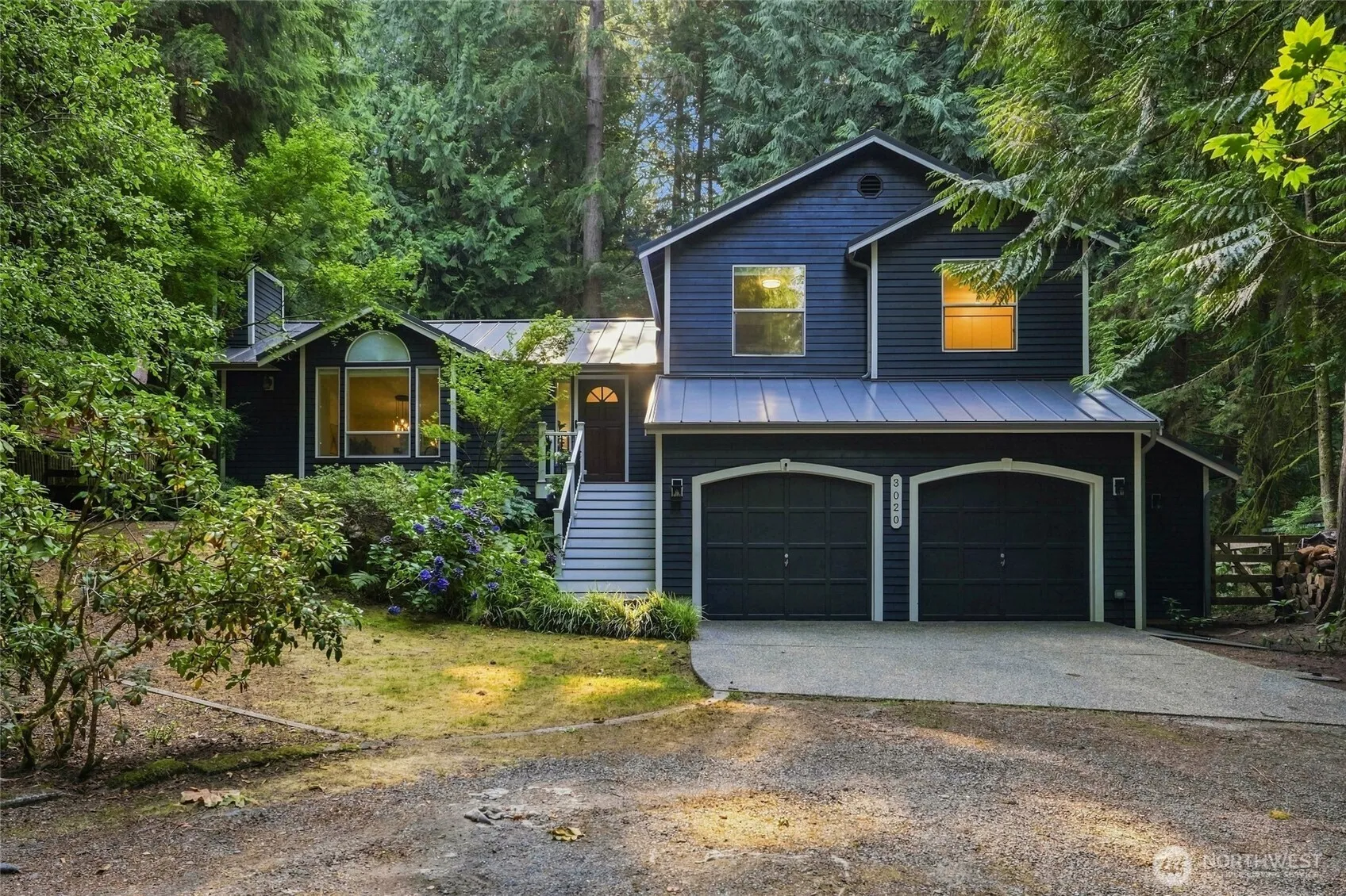 Property photo for 3020 E Ames Lake Drive Ne, Redmond