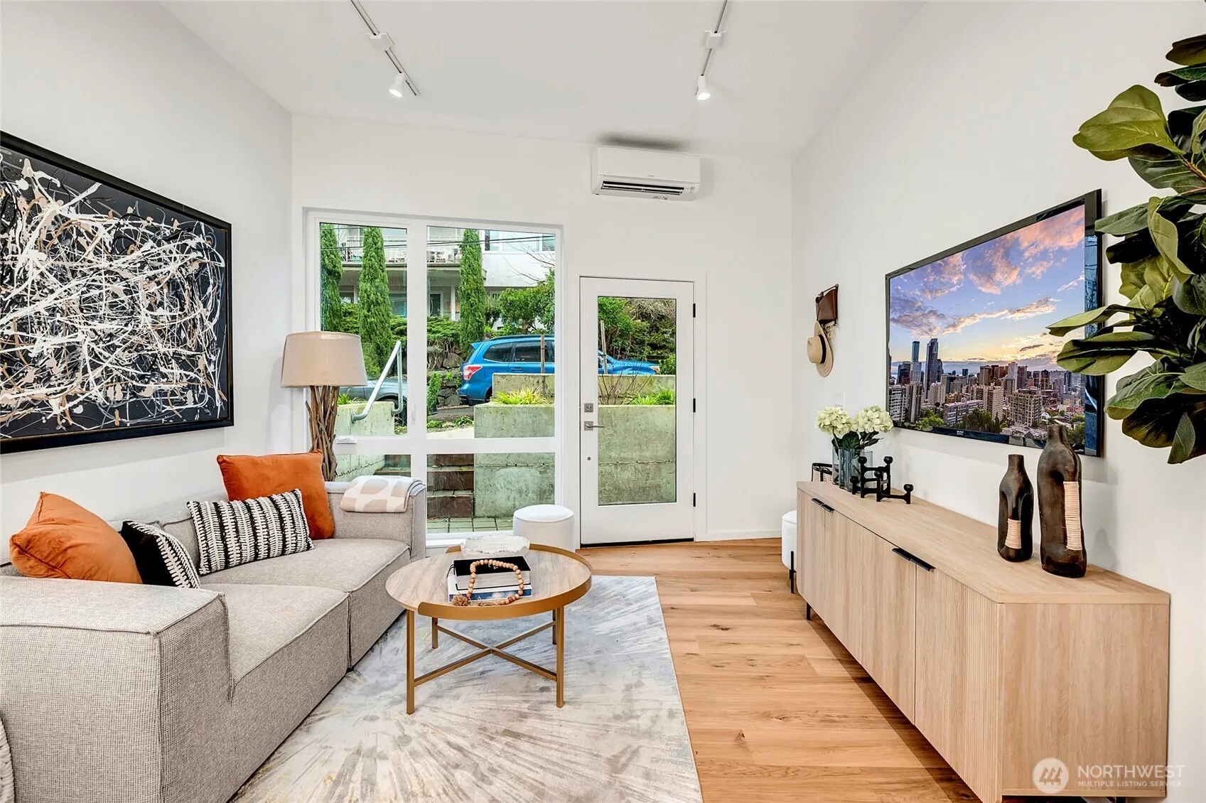 Property photo for 629 13th Avenue E, Seattle photo 4