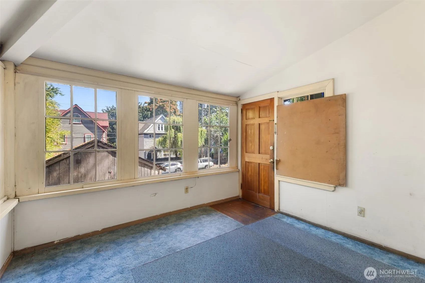 Property photo for 1525 14th Avenue S, Seattle photo 2