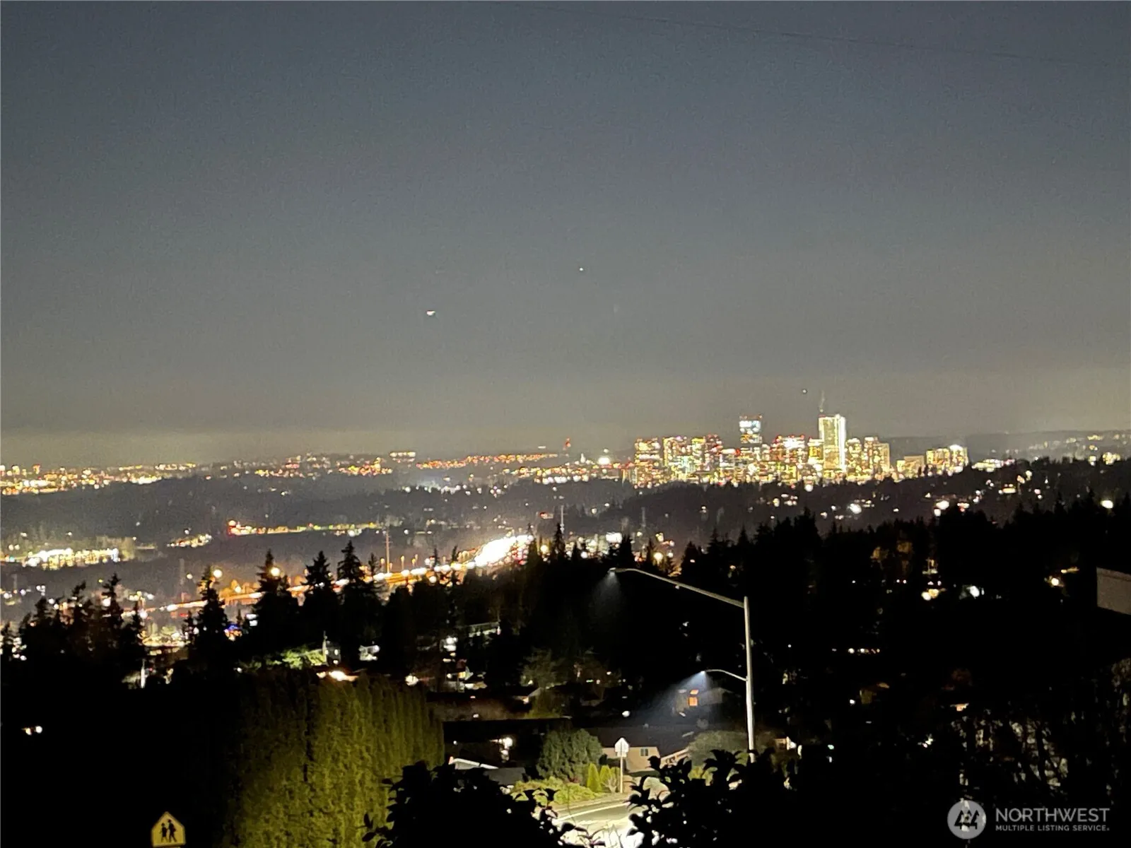Property photo for 4736 134th Place Se, Bellevue photo 3
