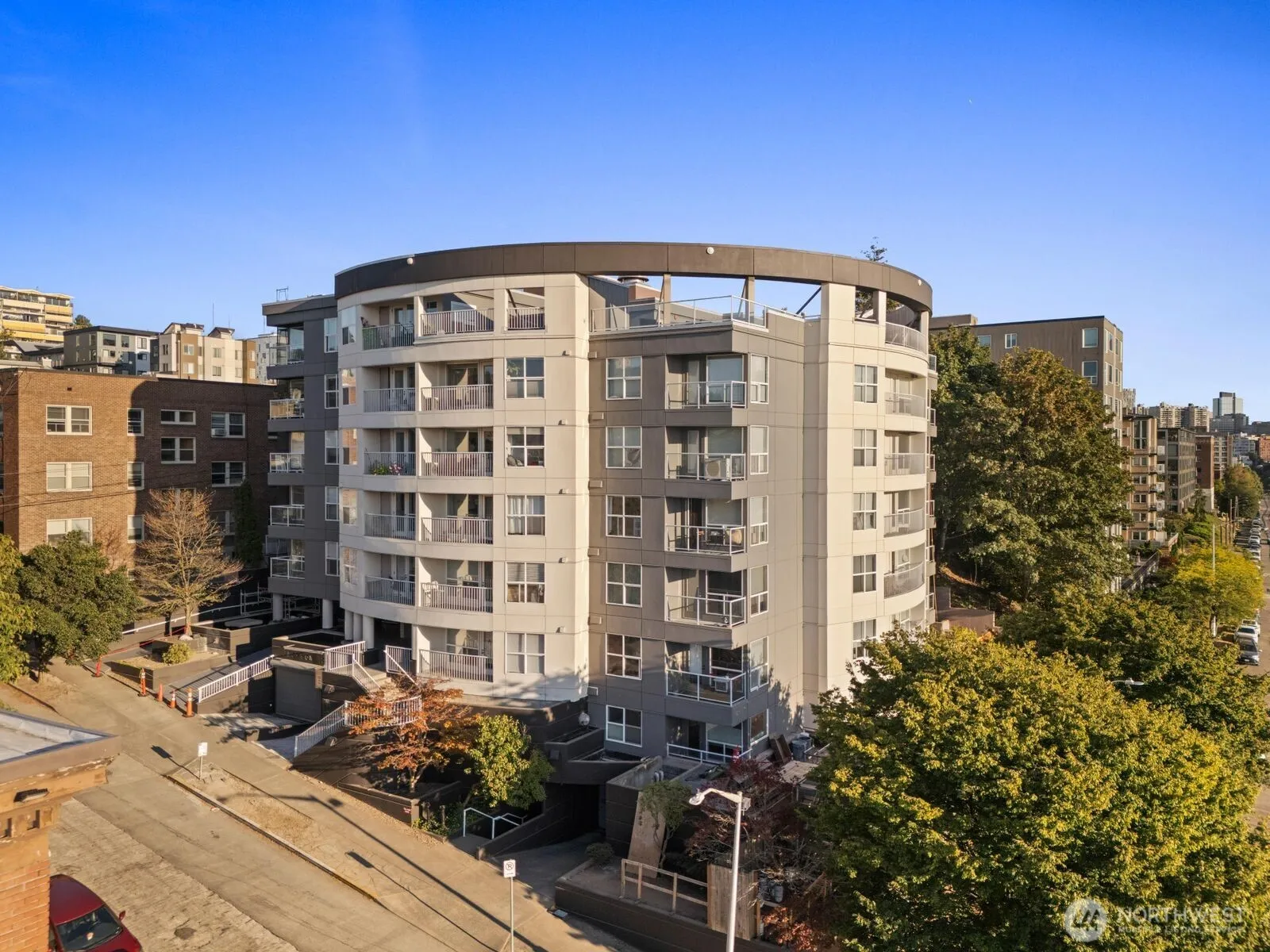 530 Melrose Avenue E #507