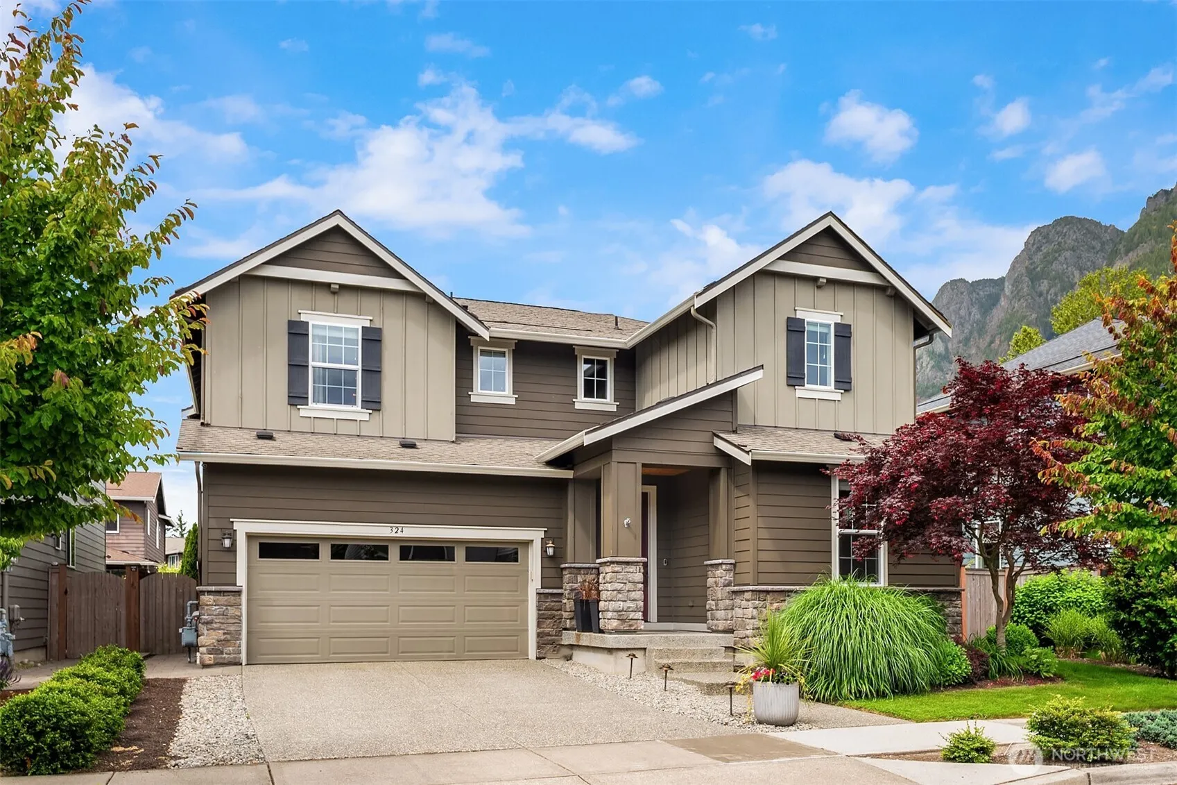 Property photo for 324 Zemp Way Ne, North Bend