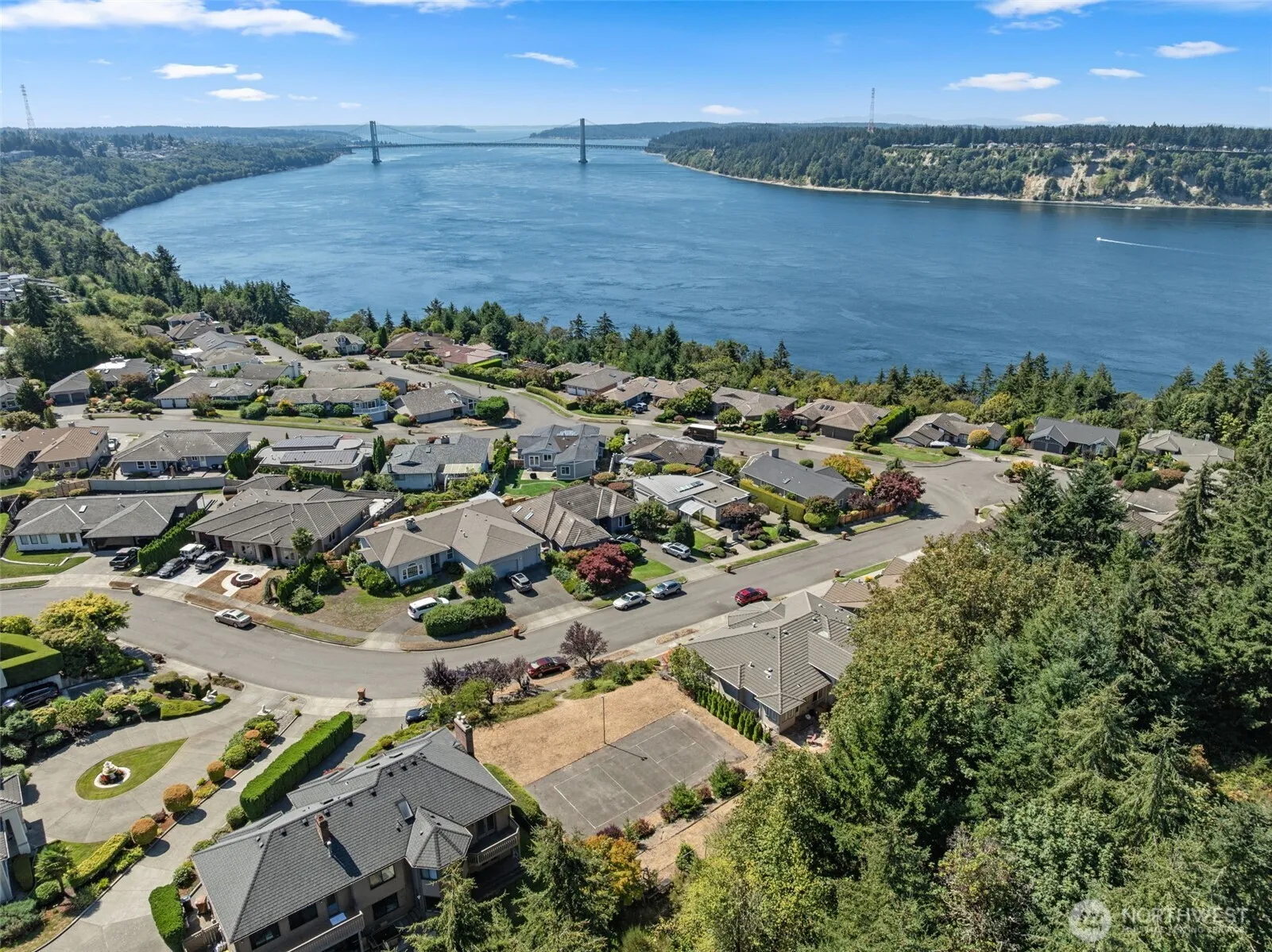 Property photo for 6723 N Parkview Lane, Tacoma photo 3