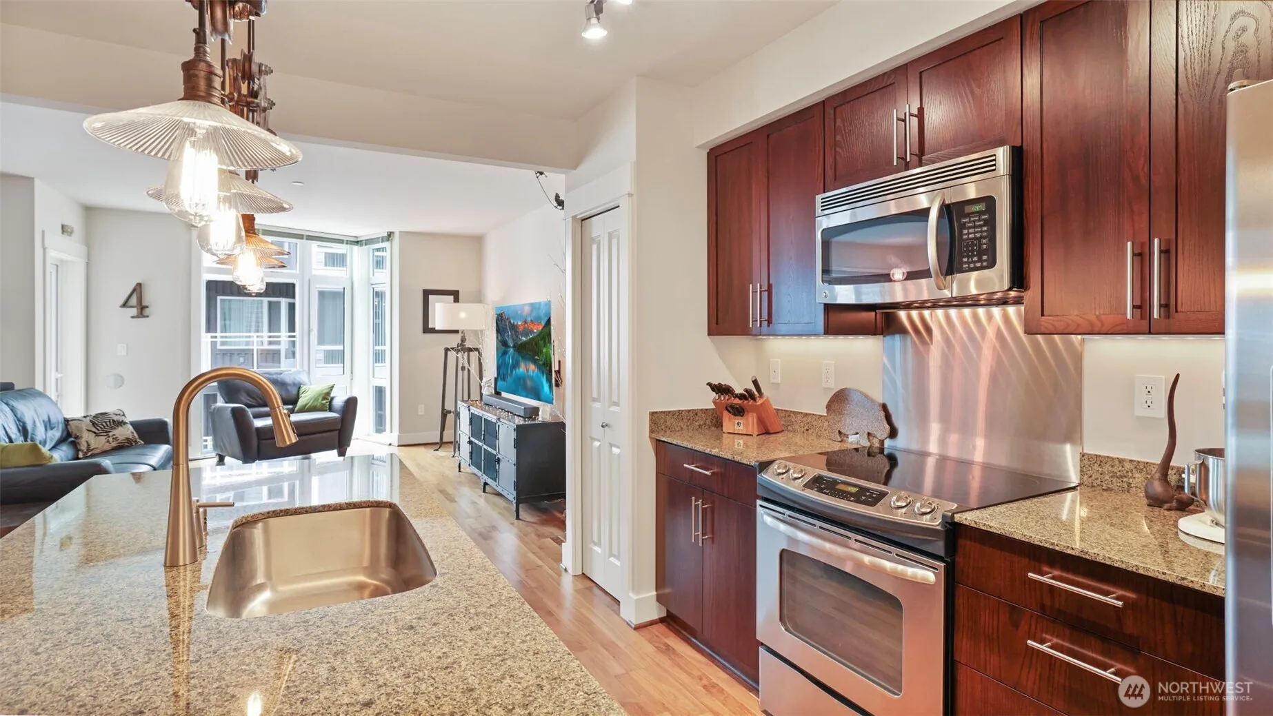 Property photo for 699 John Street #513, Seattle photo 4