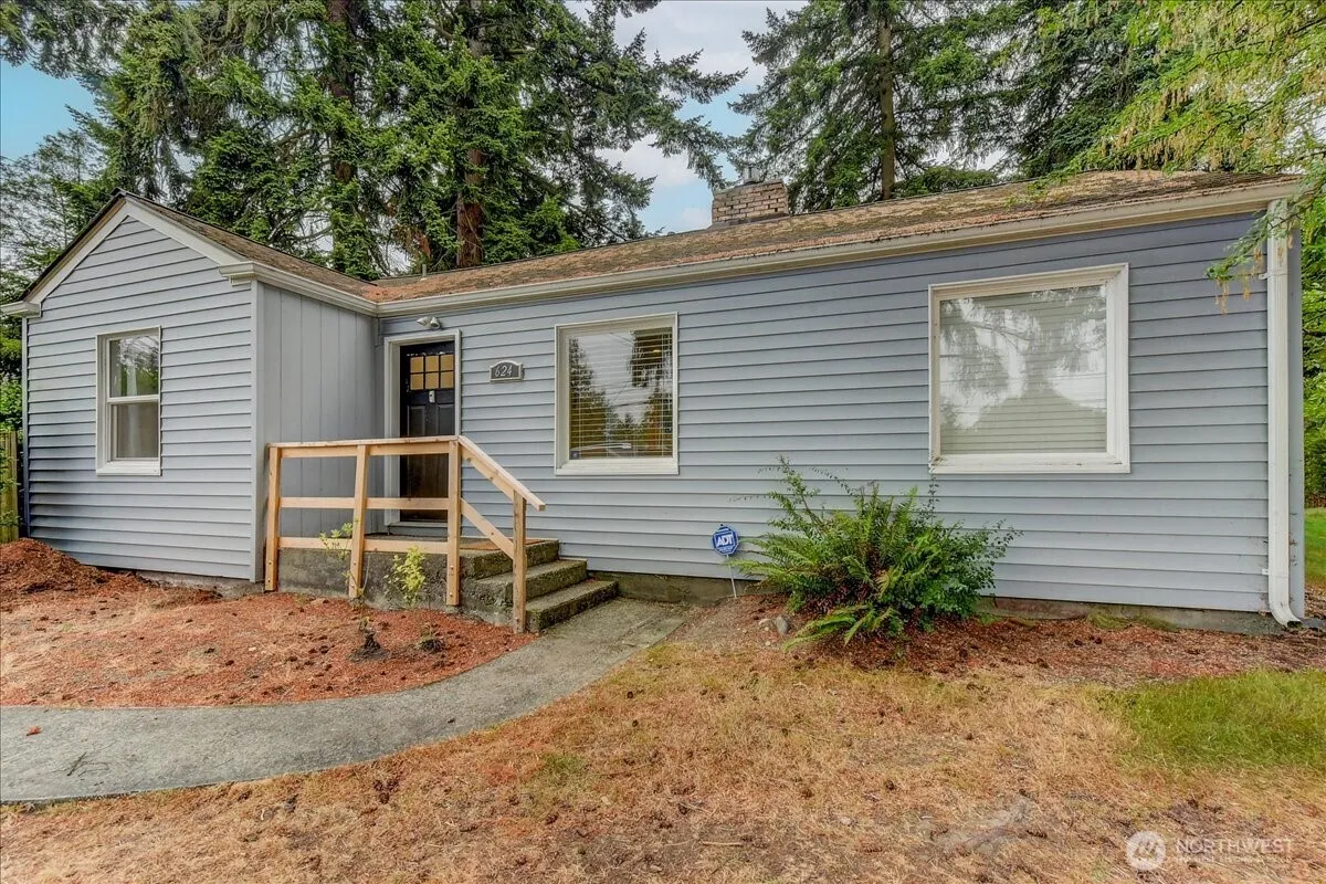 Property photo for 624 Madison Street, Everett