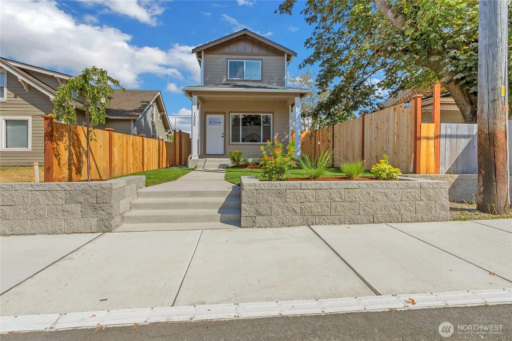 Property photo for 1025 E 64th S, Tacoma