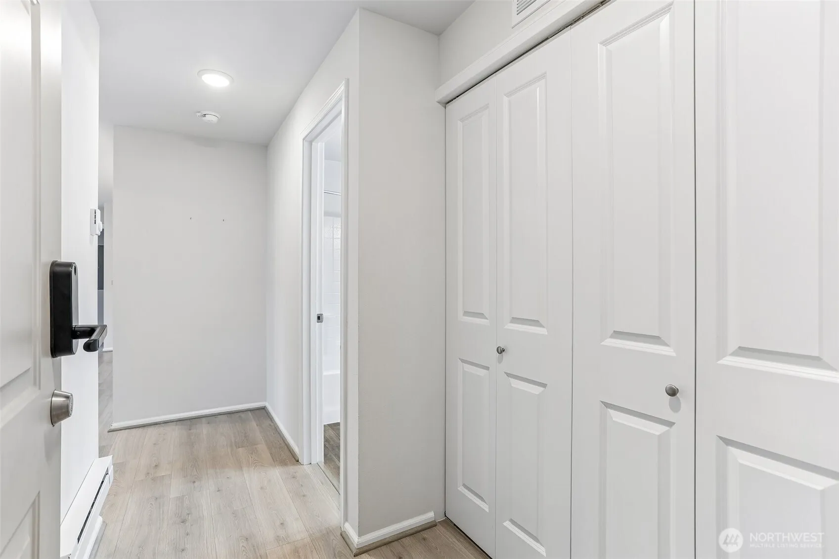 Property photo for 921 Westridge Way Ne #304, Issaquah photo 5