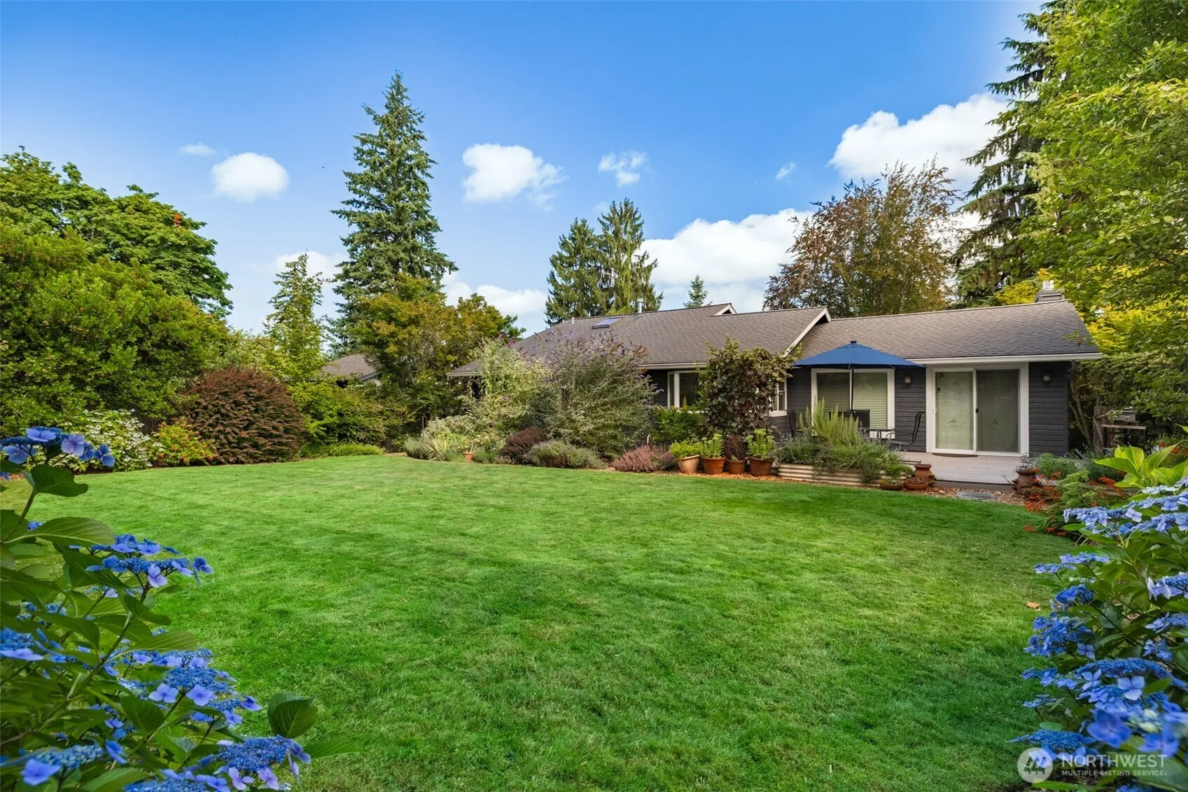 Property photo for 12617 Ne 5th Street, Bellevue photo 2