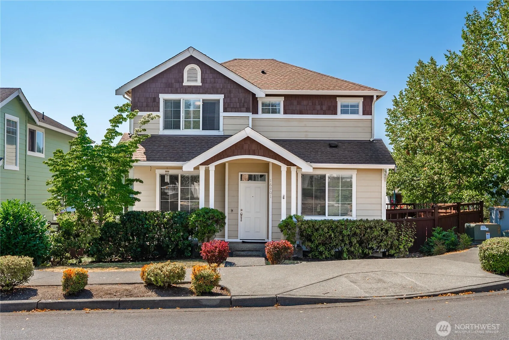 Property photo for 16901 Woodside Drive Se, Renton