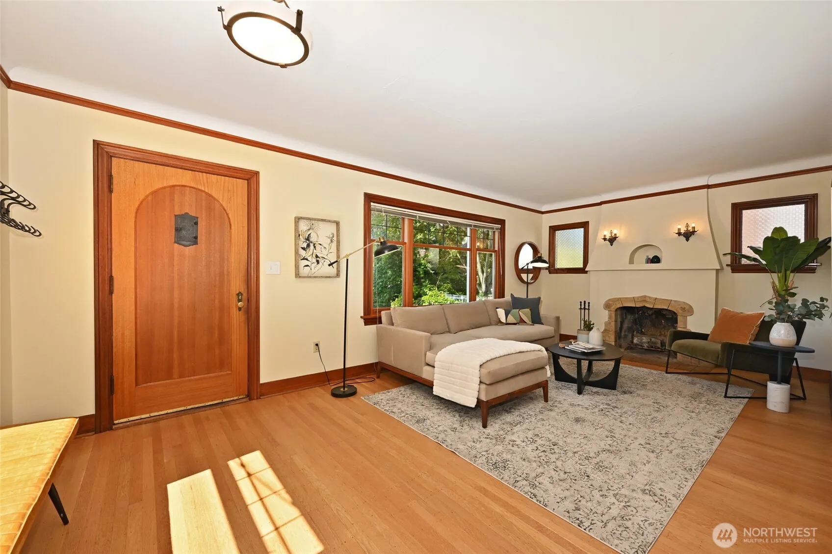 Property photo for 8046 18th Avenue Nw, Seattle photo 2