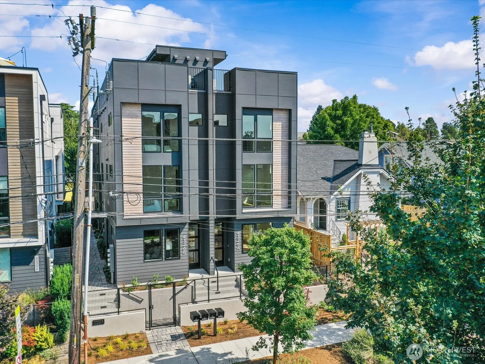 Property photo for 4326 Woodlawn Avenue N #b, Seattle