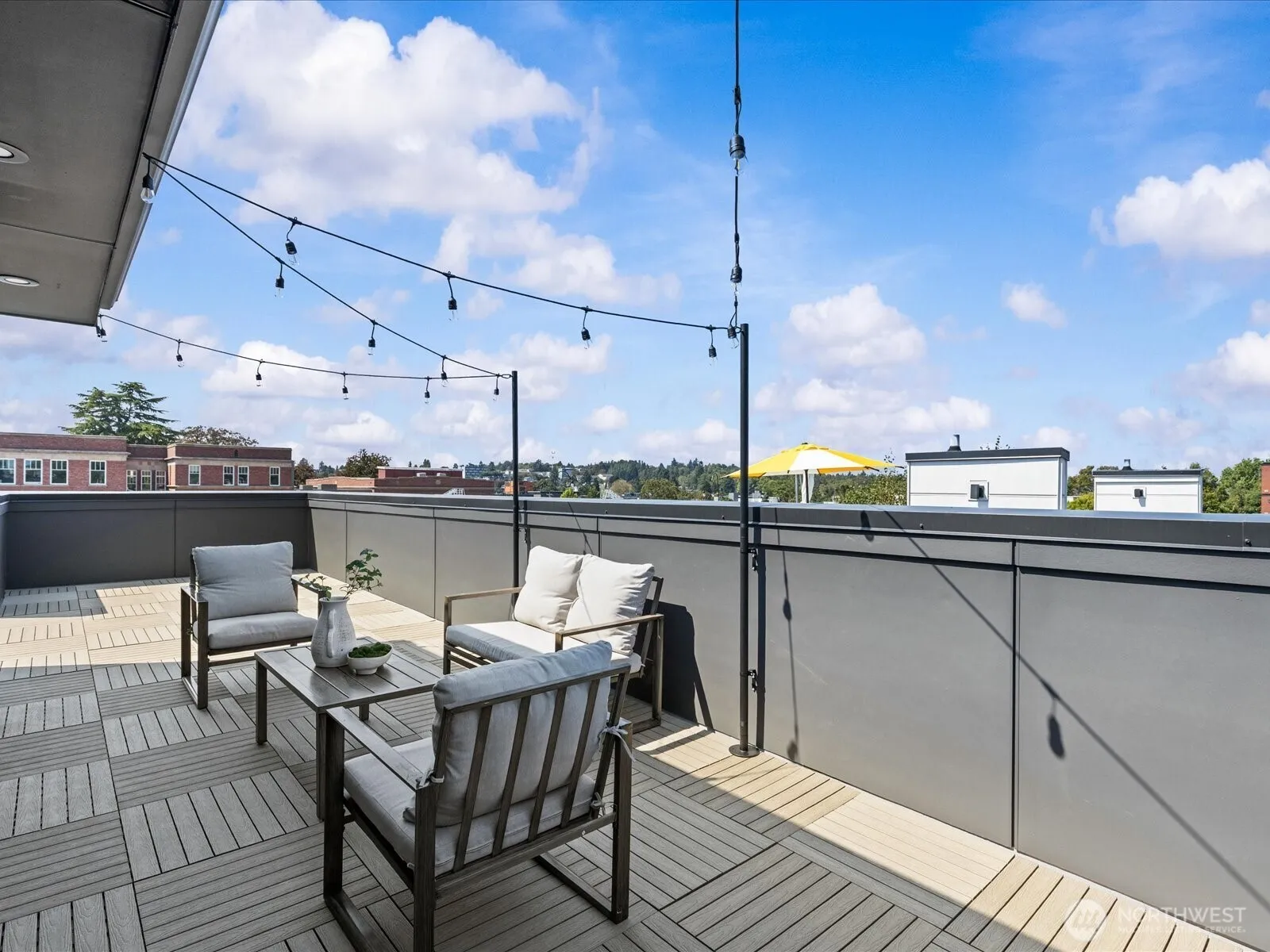 Property photo for 4326 Woodlawn Avenue N #b, Seattle photo 2