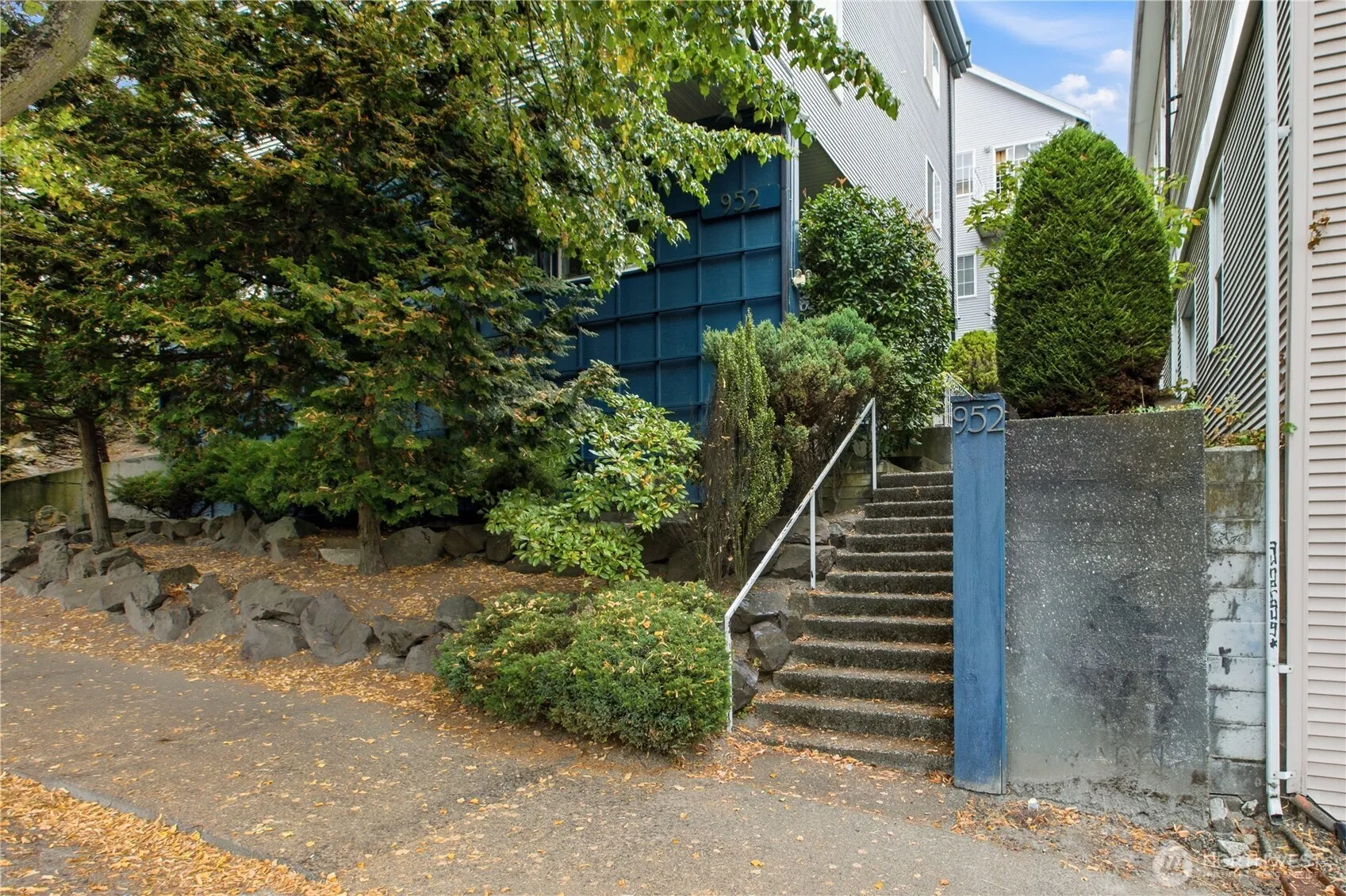 Property photo for 952 N 35th Street #102, Seattle photo 4
