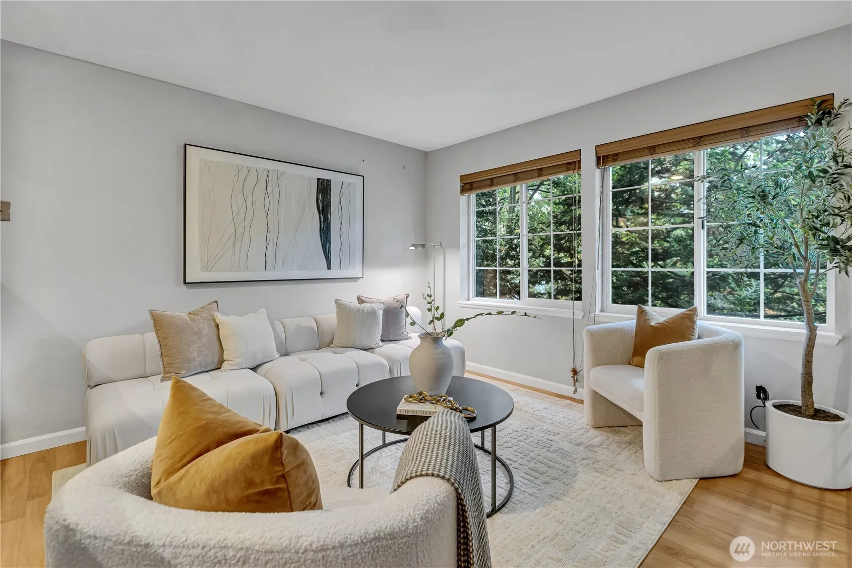Property photo for 952 N 35th Street #102, Seattle