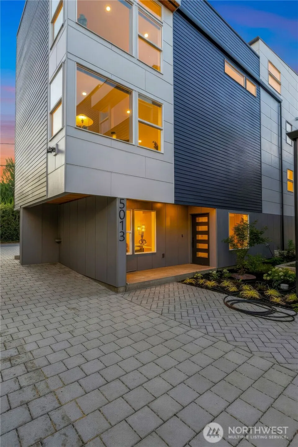 Property photo for 5013 Fauntleroy Way Sw, Seattle