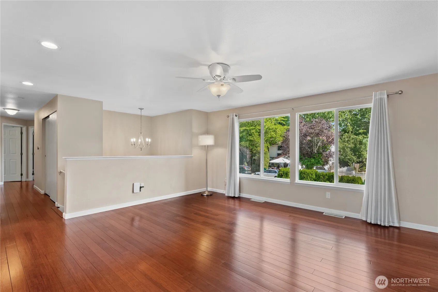 Property photo for 1665 Monroe Court Se, Renton photo 3