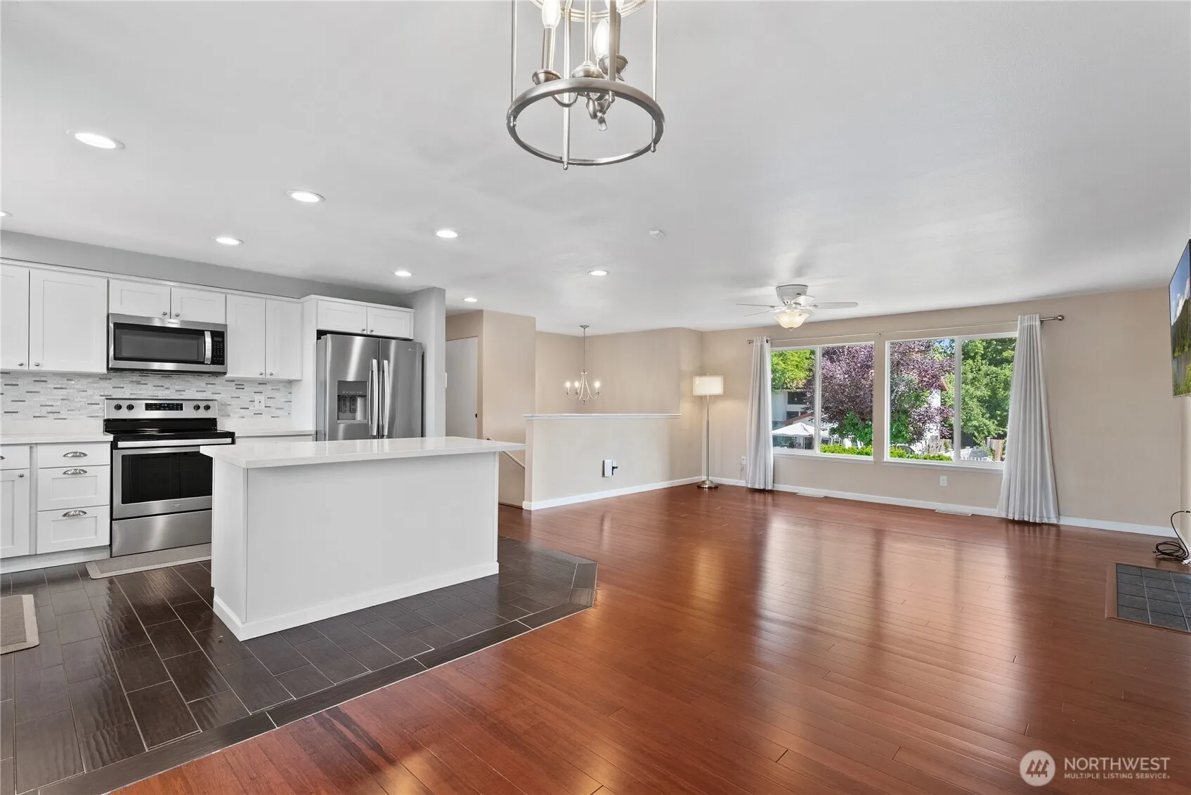 Property photo for 1665 Monroe Court Se, Renton photo 5