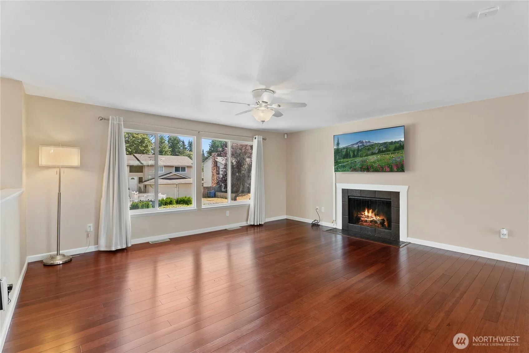 Property photo for 1665 Monroe Court Se, Renton photo 4