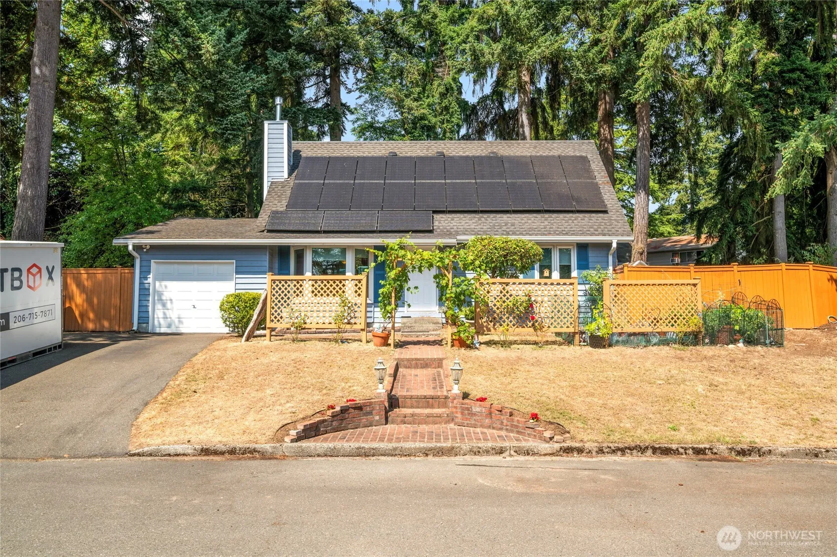 Property photo for 12086 Ne 137th Court, Kirkland photo 2