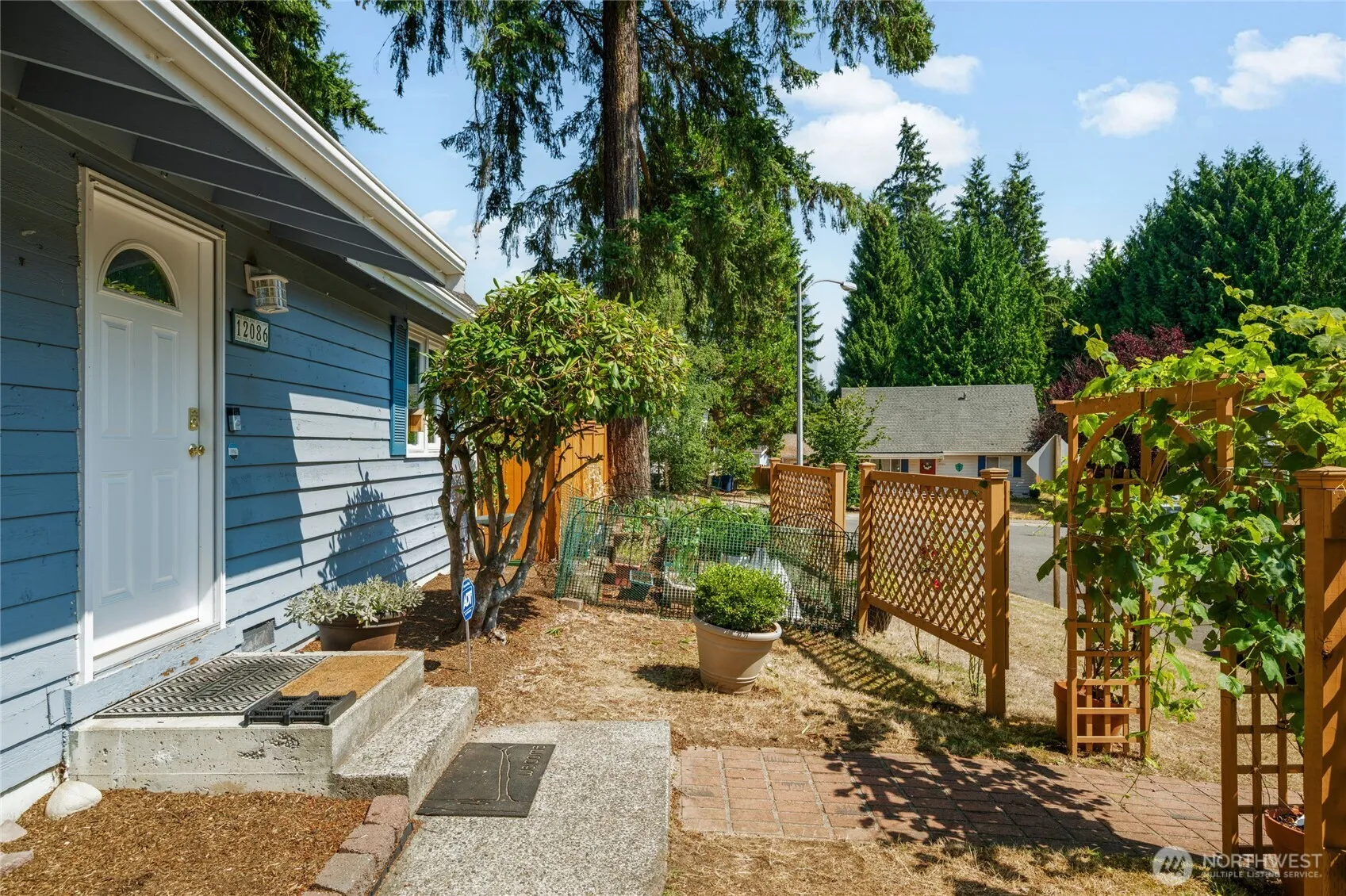 Property photo for 12086 Ne 137th Court, Kirkland photo 4