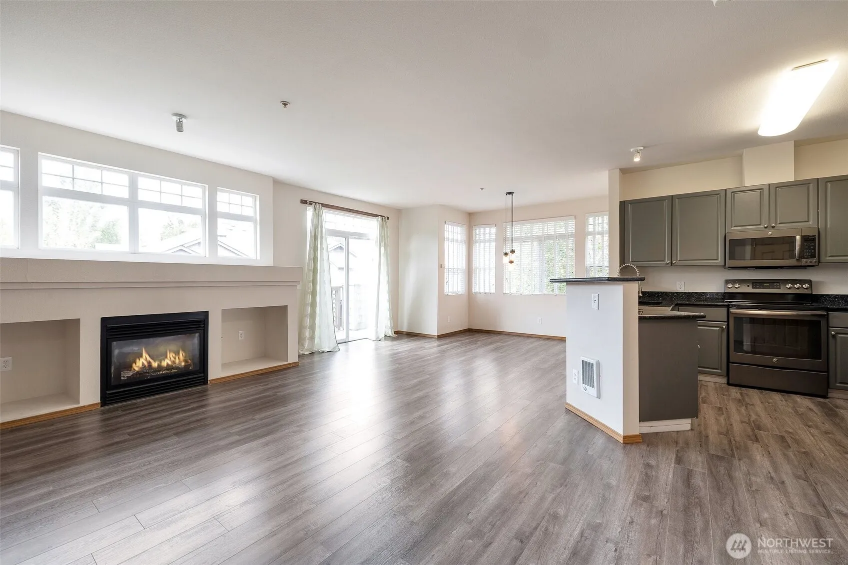Property photo for 17656 134th Lane Se #f17656, Renton photo 2