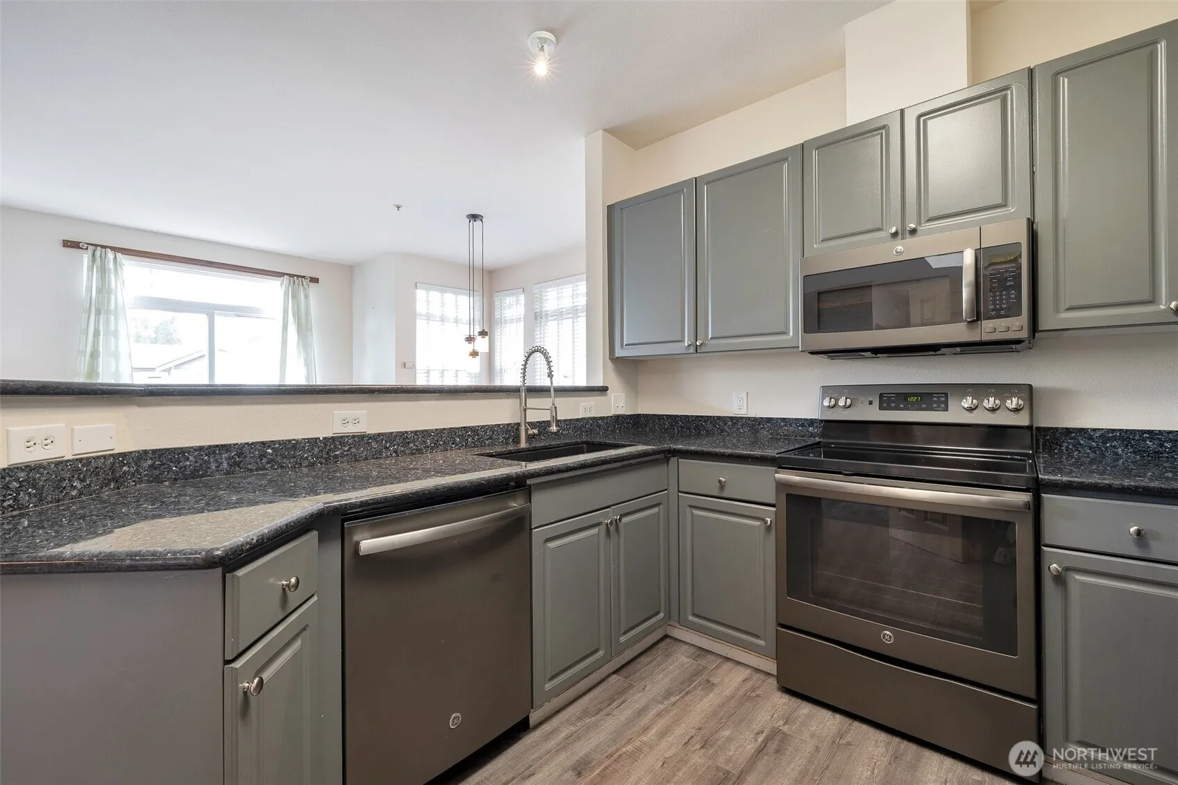 Property photo for 17656 134th Lane Se #f17656, Renton photo 3