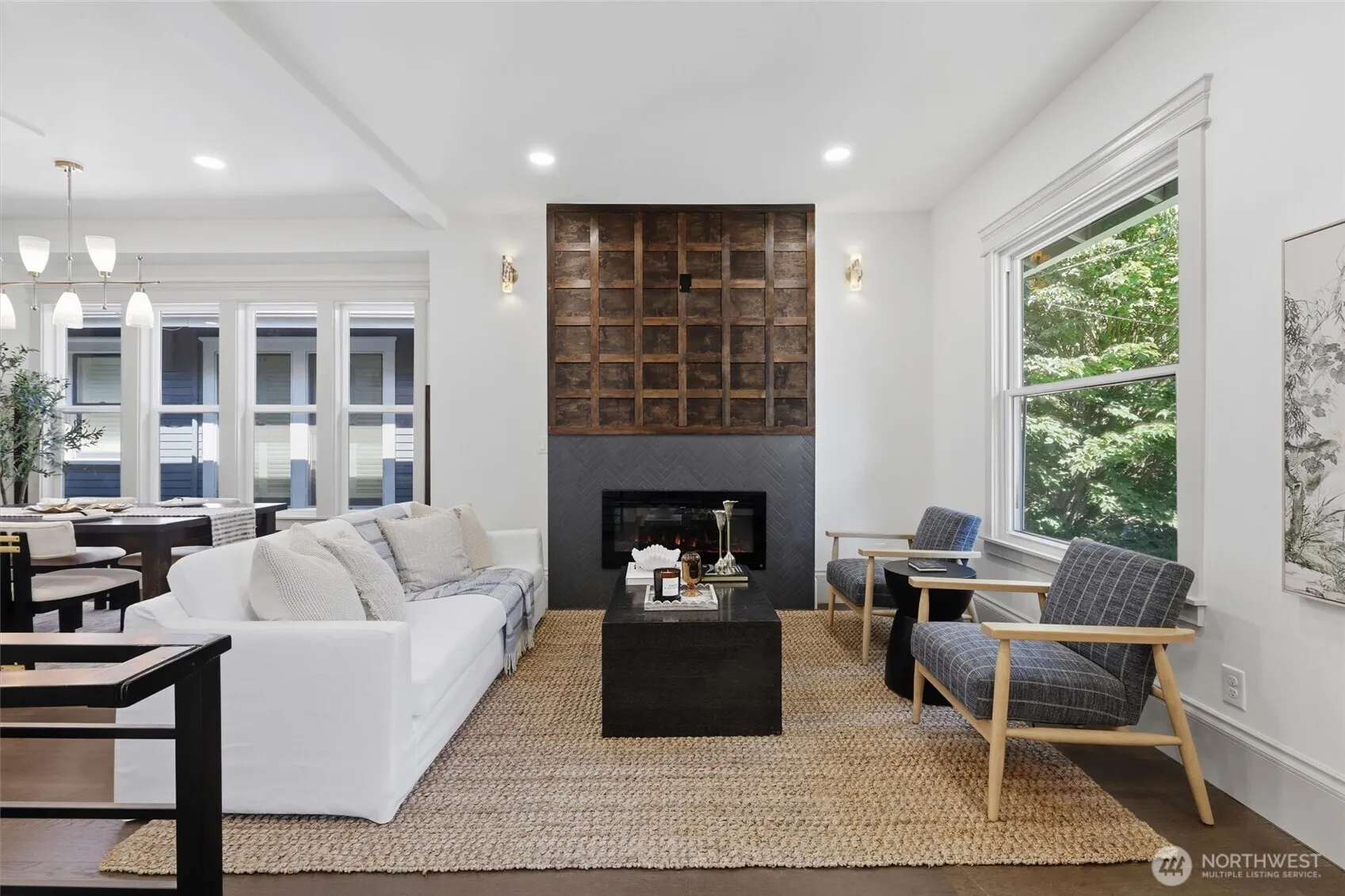 Property photo for 1721 3rd Avenue N, Seattle photo 4