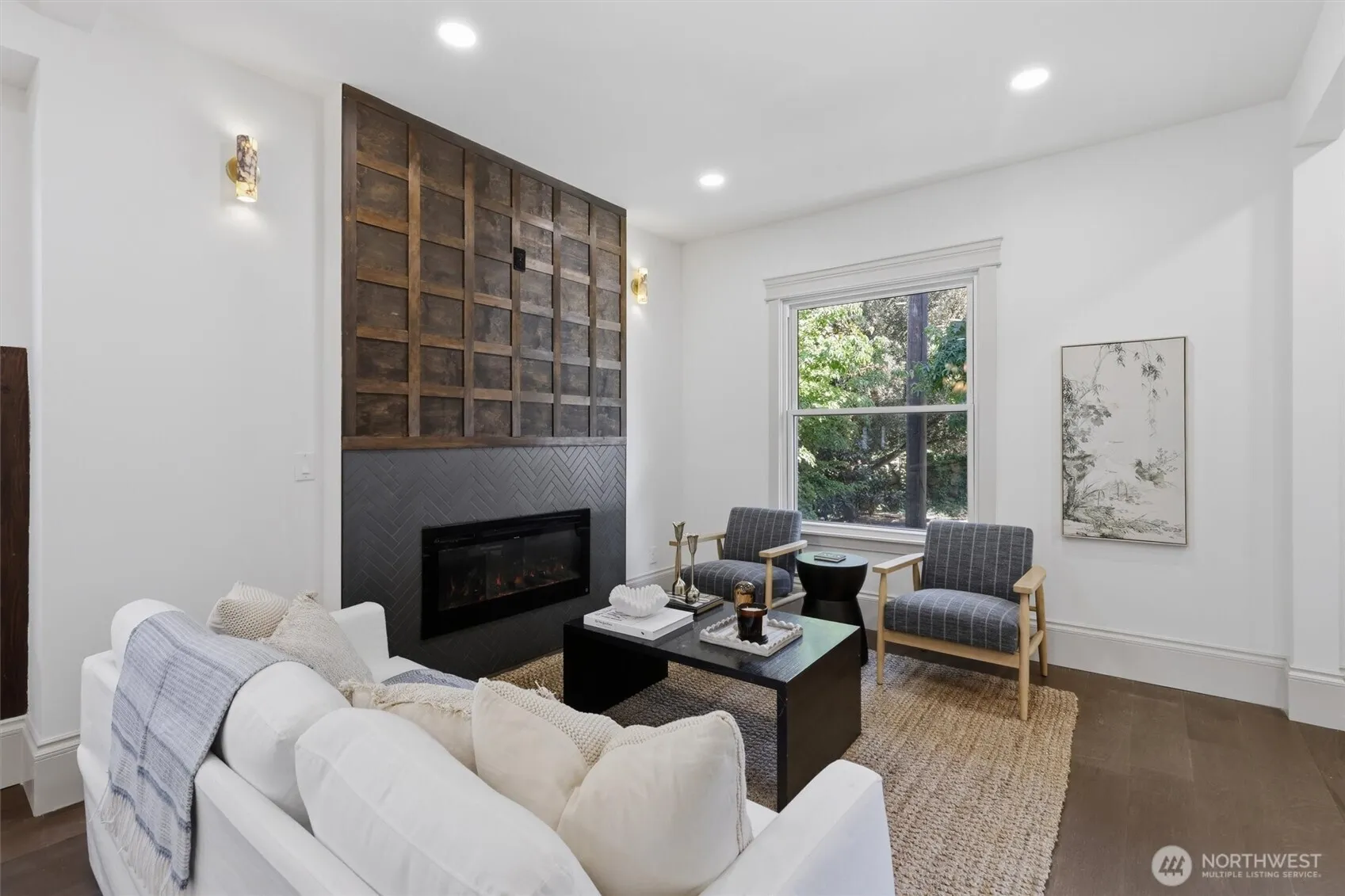Property photo for 1721 3rd Avenue N, Seattle photo 5