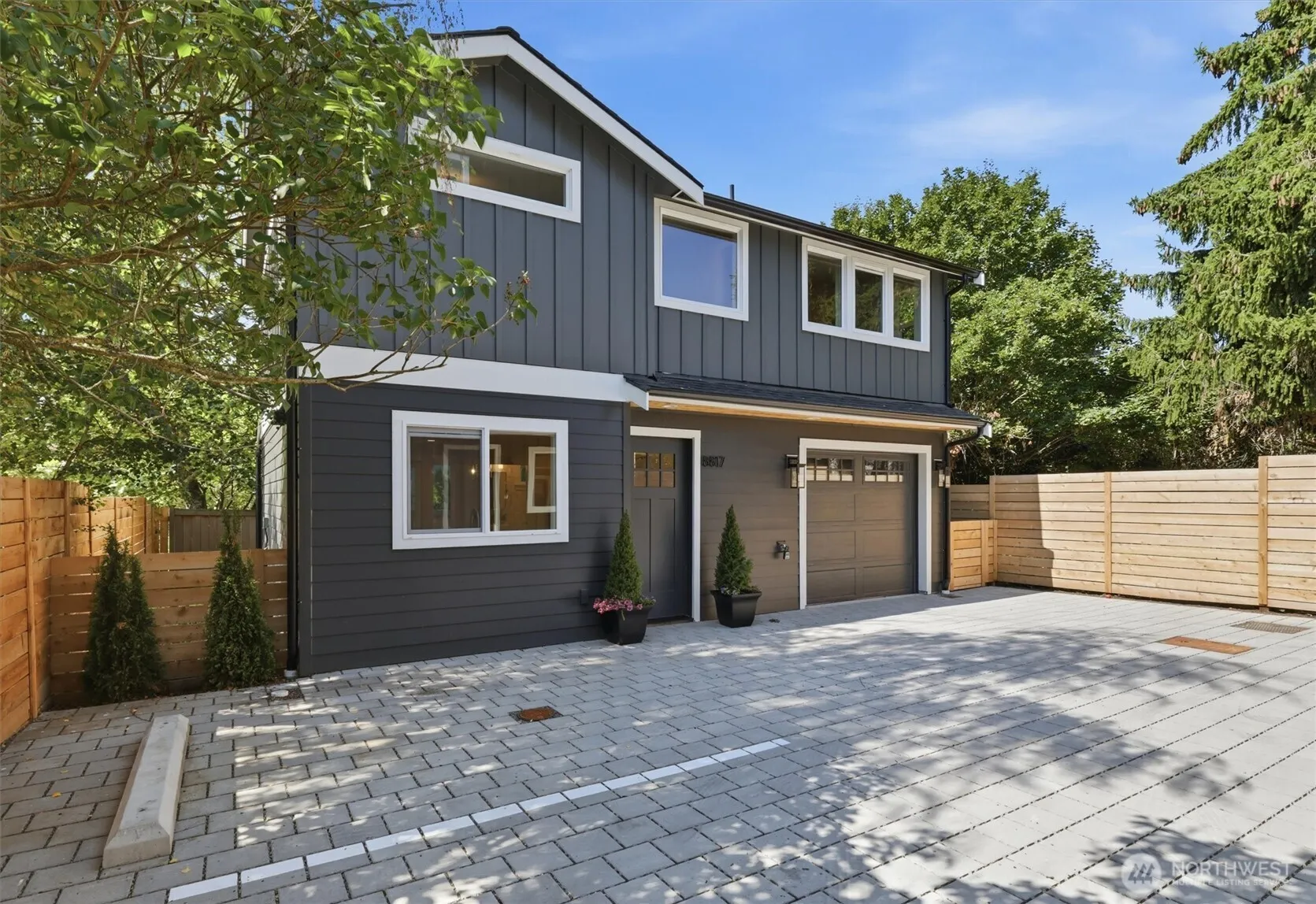 Property photo for 8817 Densmore Avenue N, Seattle photo 2
