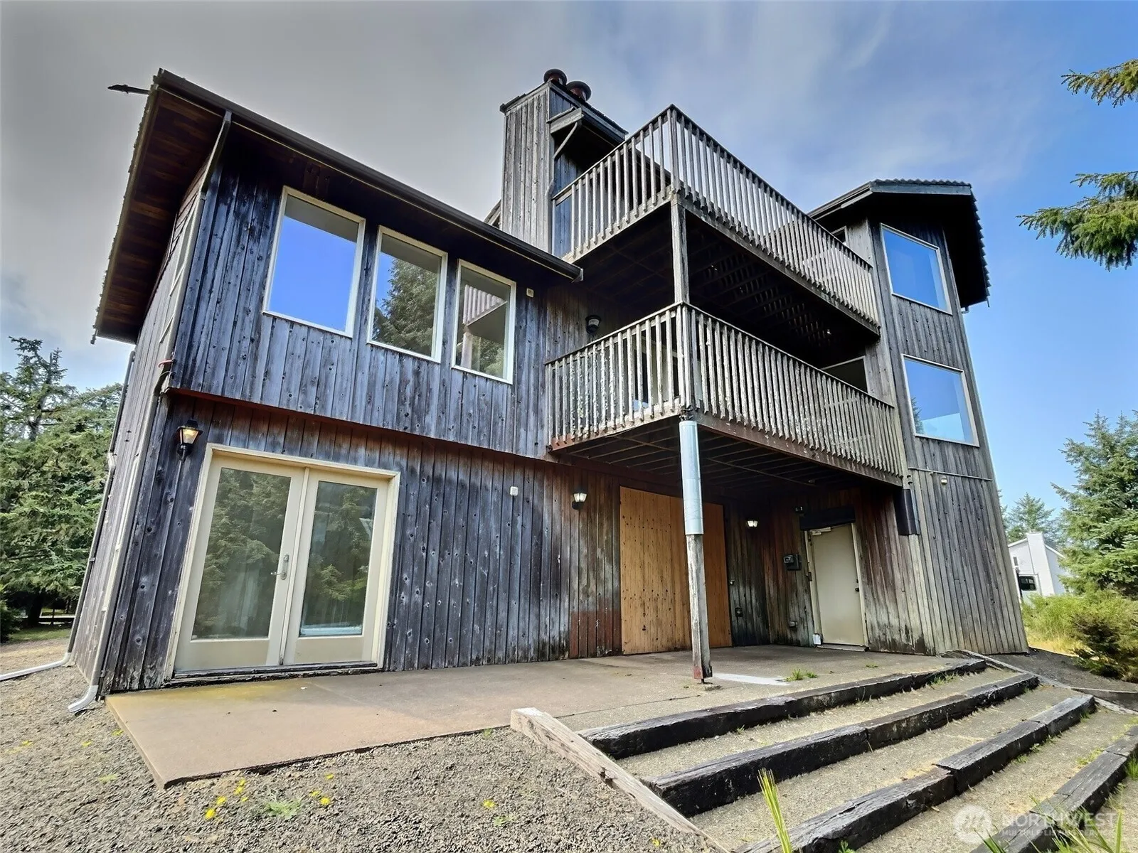 Property photo for 206 Sunrise Avenue Se, Ocean Shores