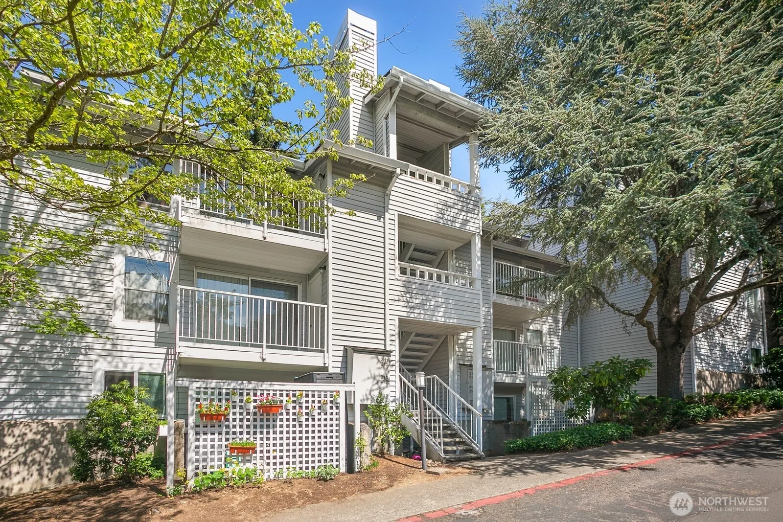 Property photo for 4106 Factoria Boulevard Se #213, Bellevue photo 2