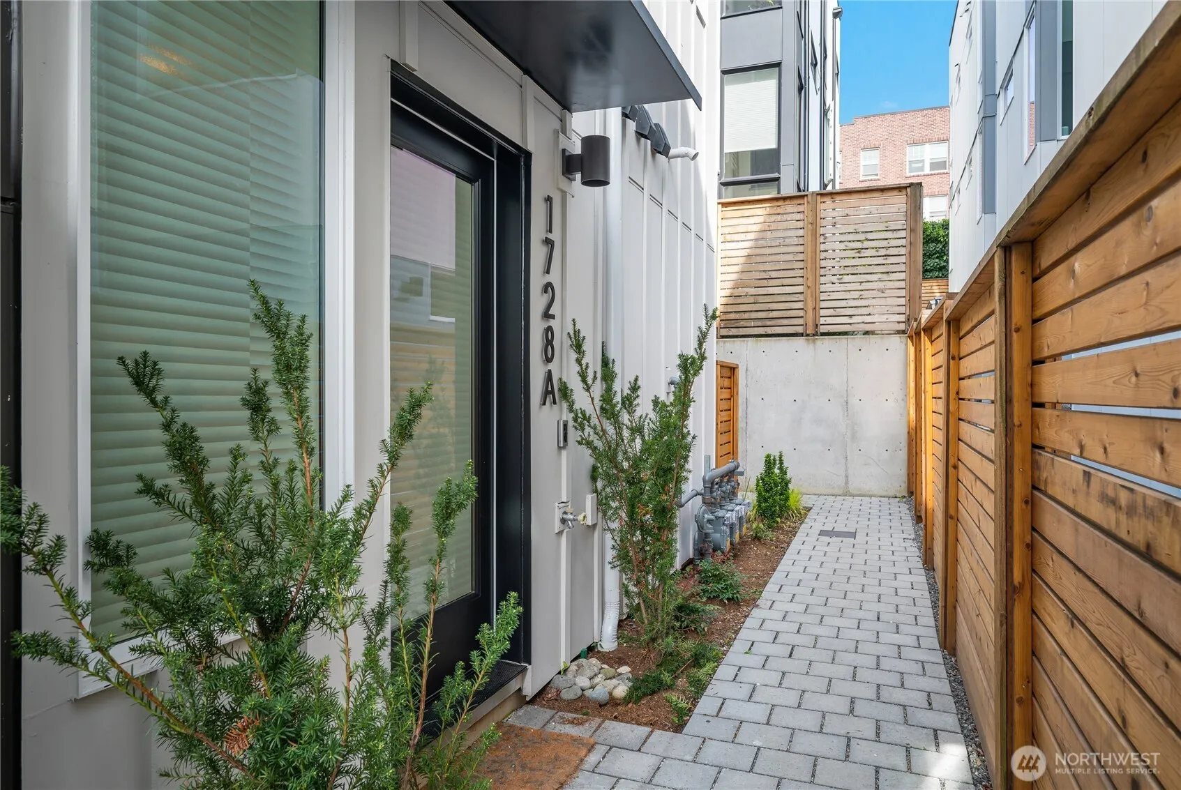 Property photo for 1728 11th Avenue ##a, Seattle photo 3