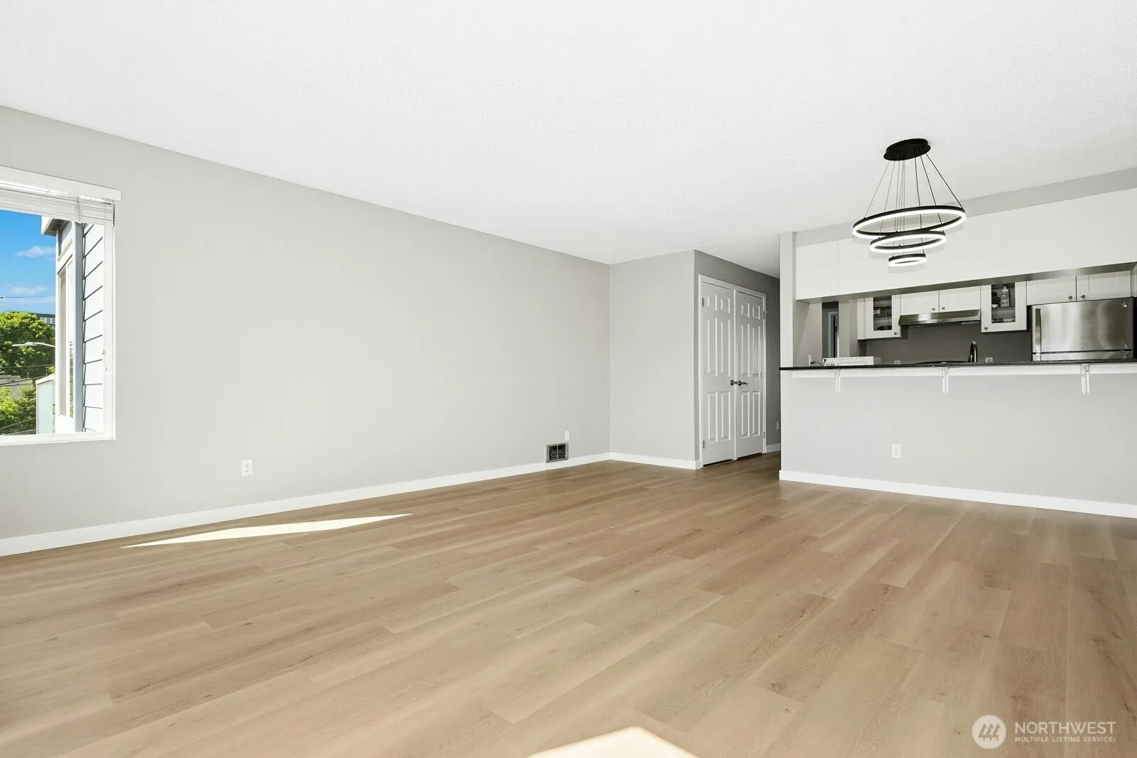 Property photo for 8812 20th Avenue Ne #a302, Seattle photo 4