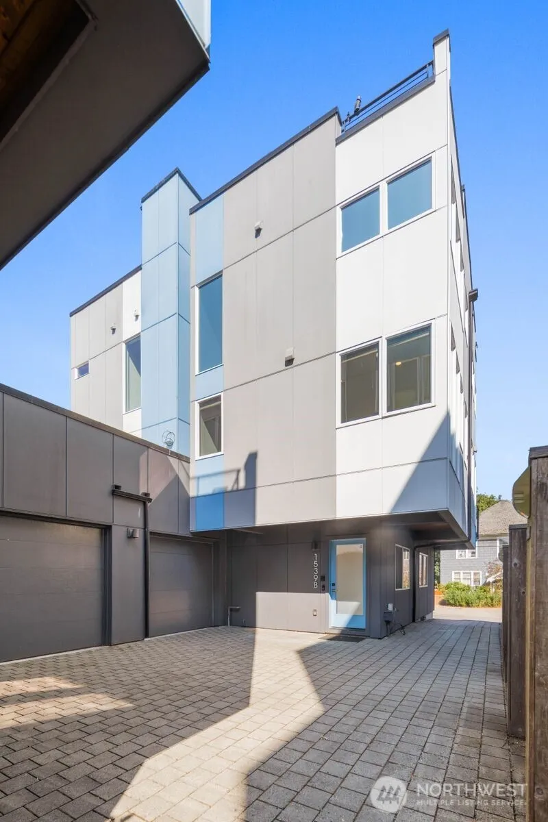 Property photo for 1539 14th Avenue S #b, Seattle photo 4
