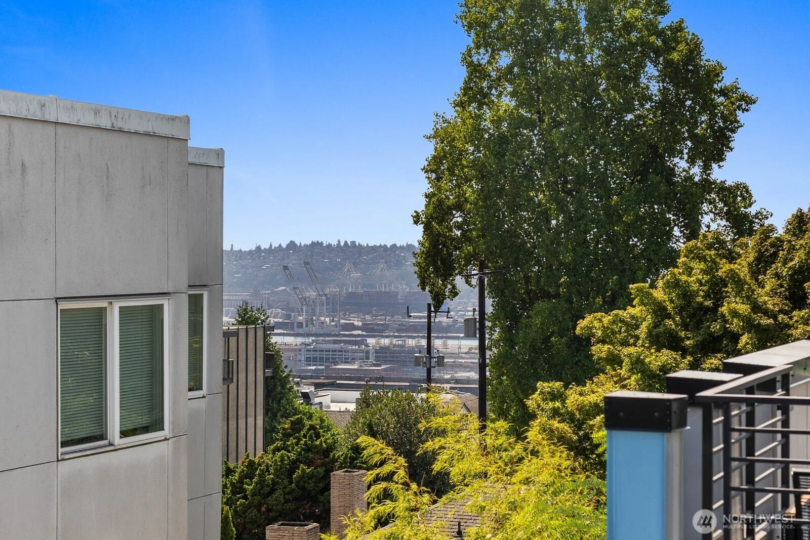 Property photo for 1539 14th Avenue S #b, Seattle photo 3