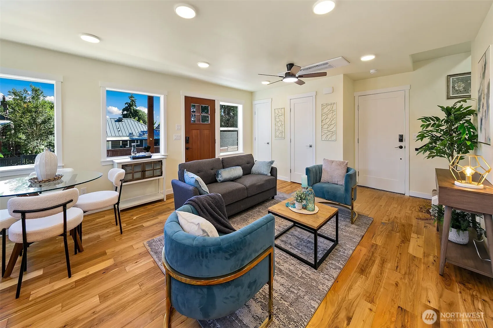 Property photo for 330 Ne Elk Place, Seattle photo 5