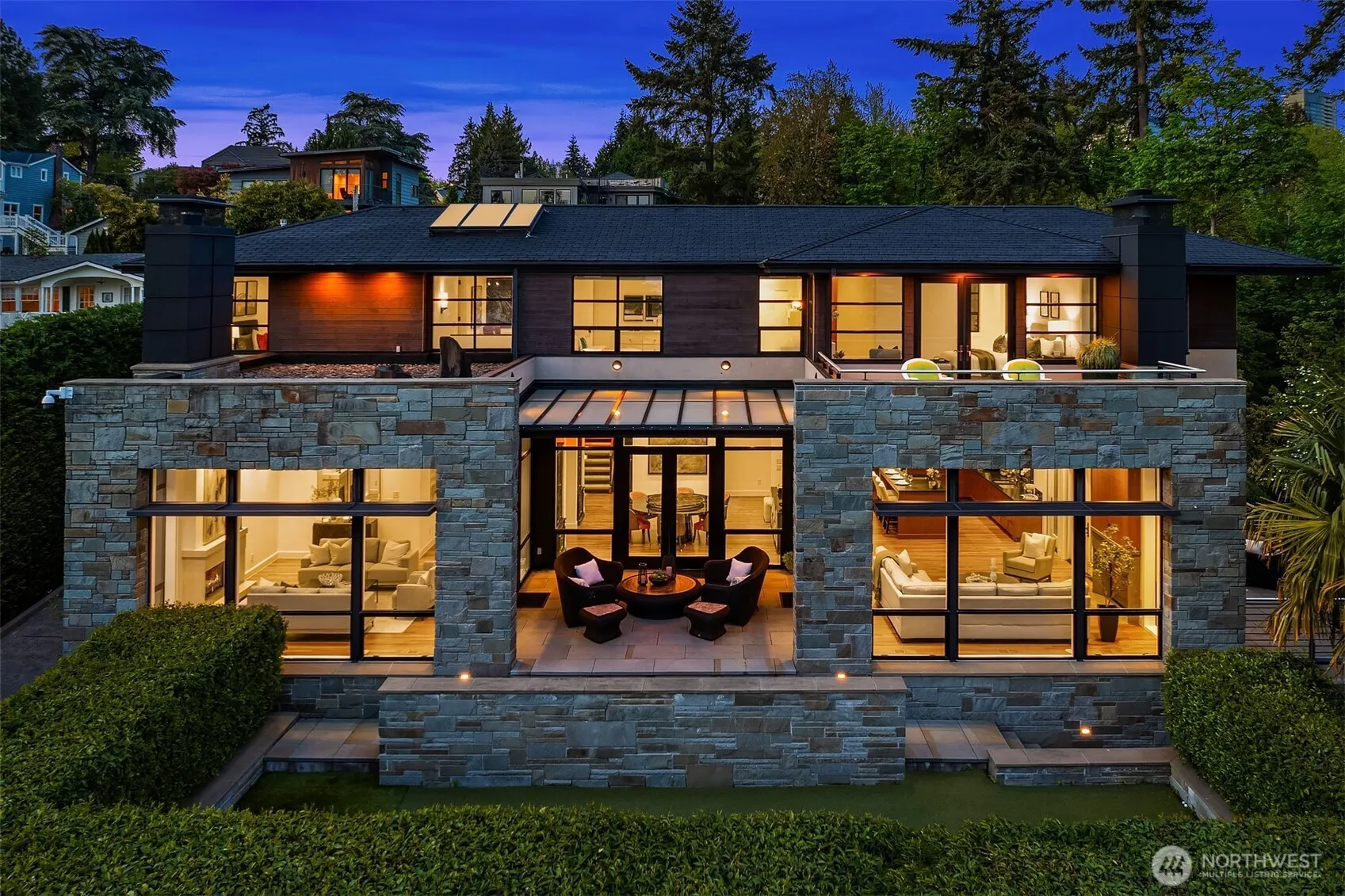 Property photo for 9632 Lake Washington Boulevard Ne, Bellevue photo 2