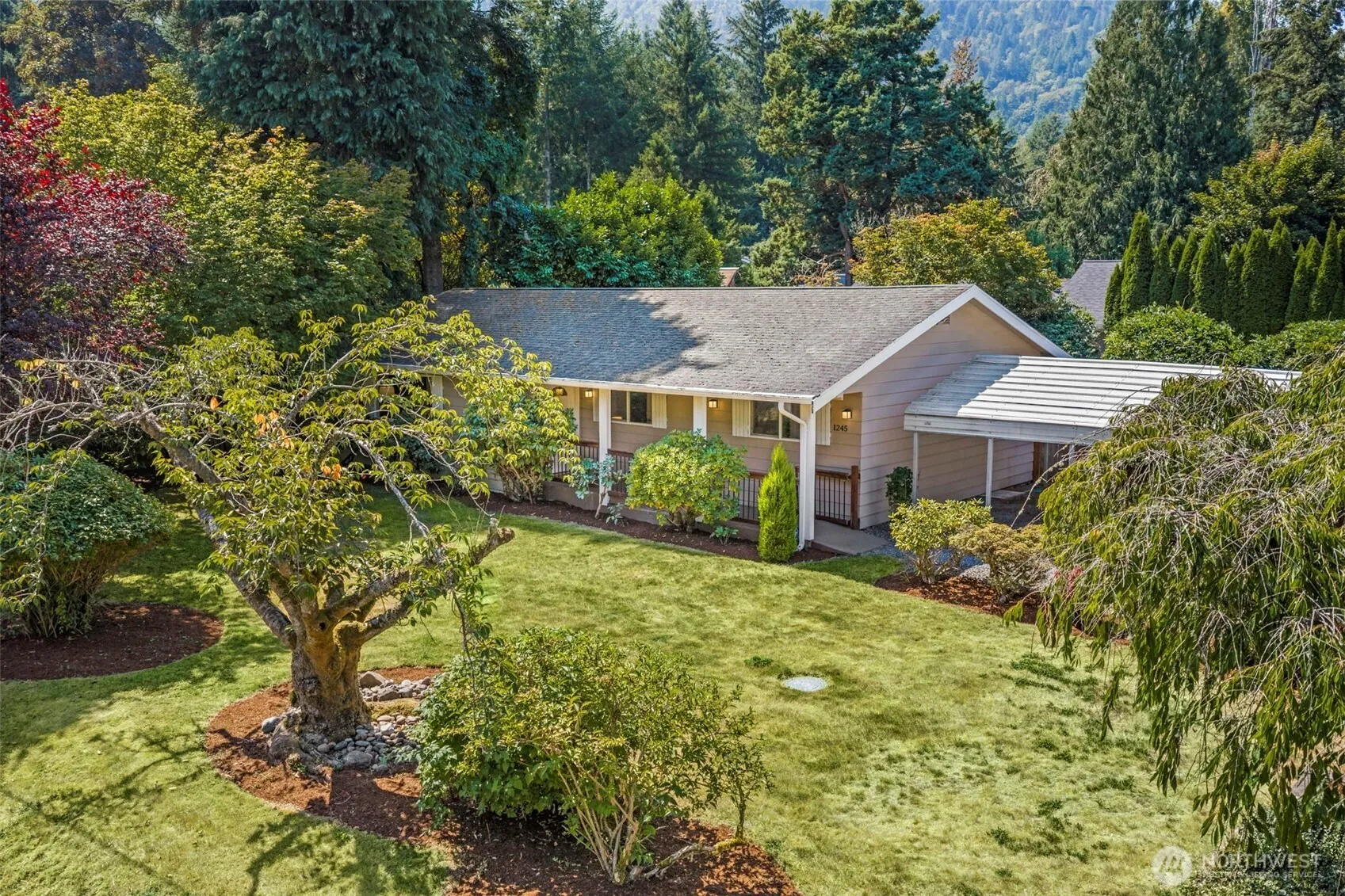 Property photo for 1245 6th Avenue Se, Issaquah