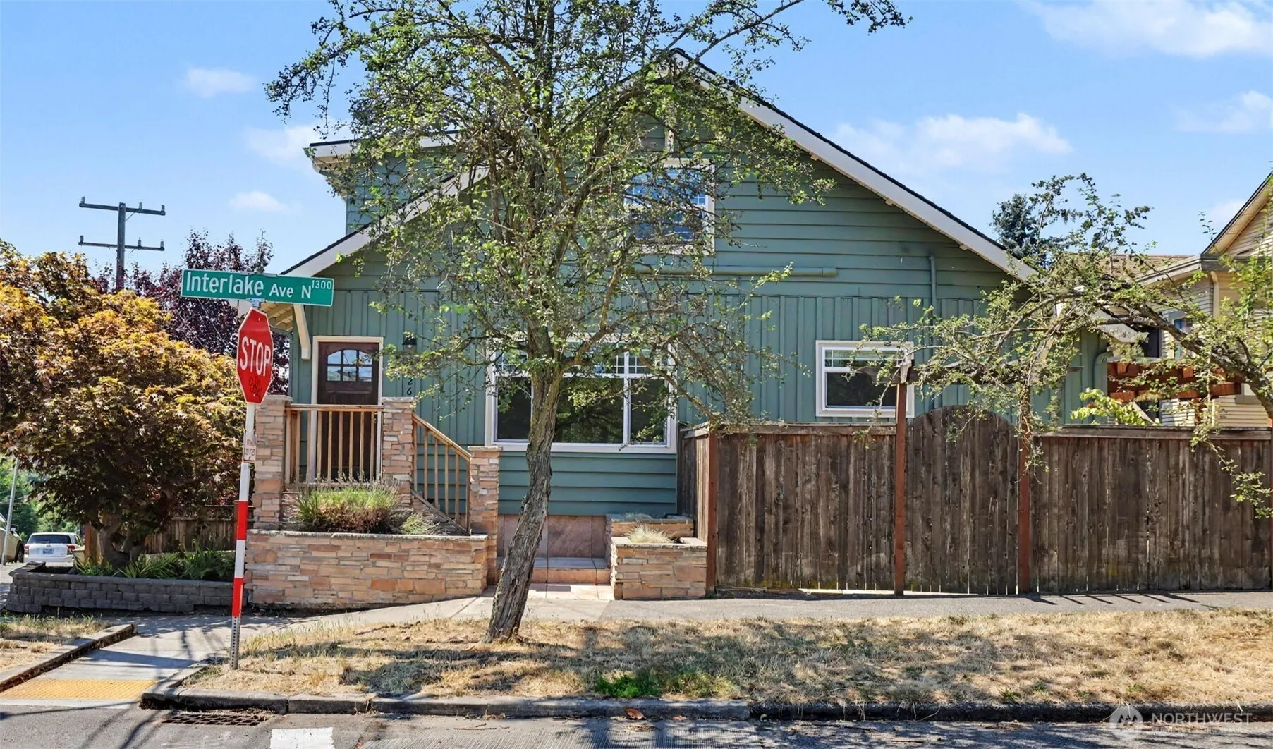 Property photo for 1326 N 40th Street, Seattle photo 3