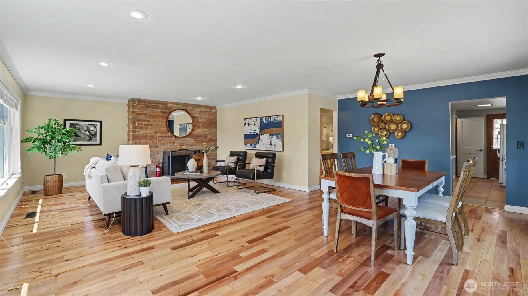 Property photo for 1326 N 40th Street, Seattle photo 4