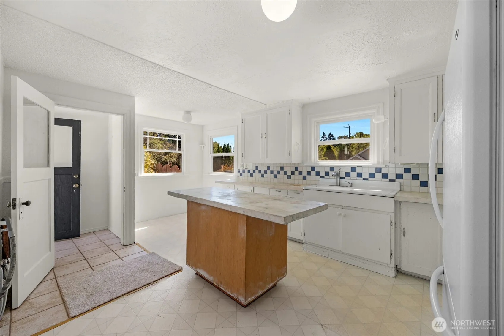 Property photo for 4721 21st Avenue Sw, Seattle photo 4