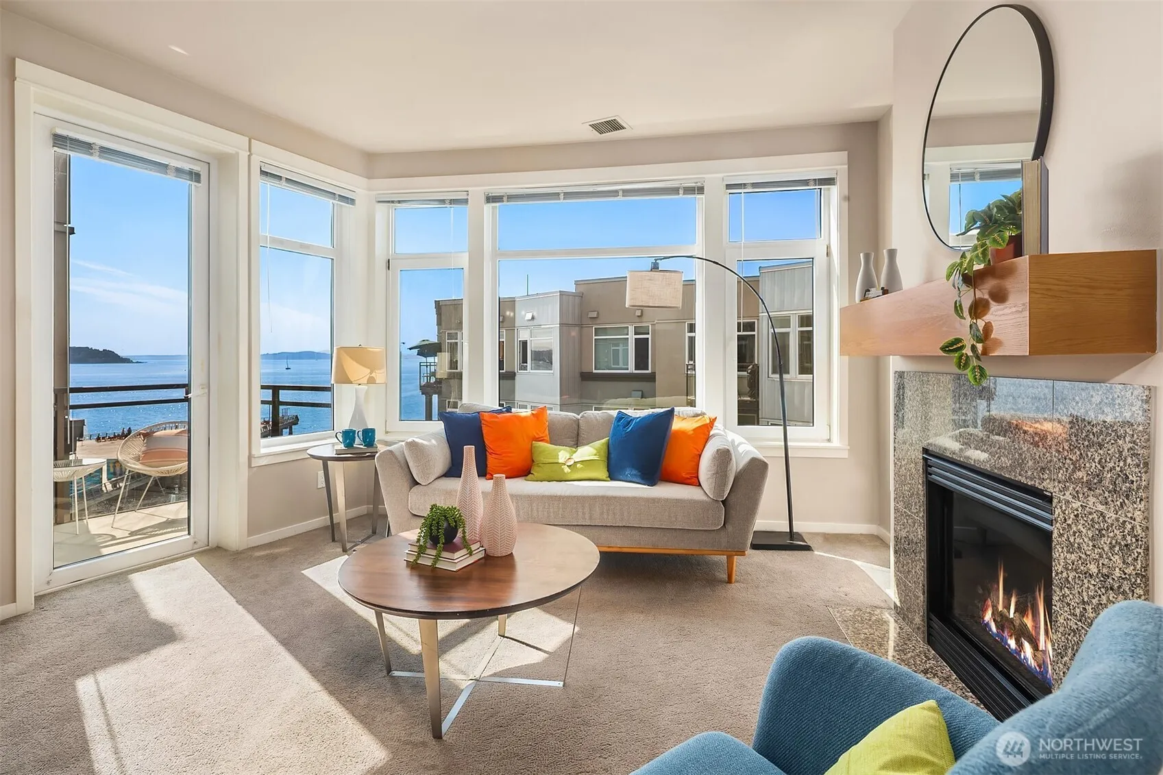 Property photo for 1900 Alaskan Way #504, Seattle photo 4