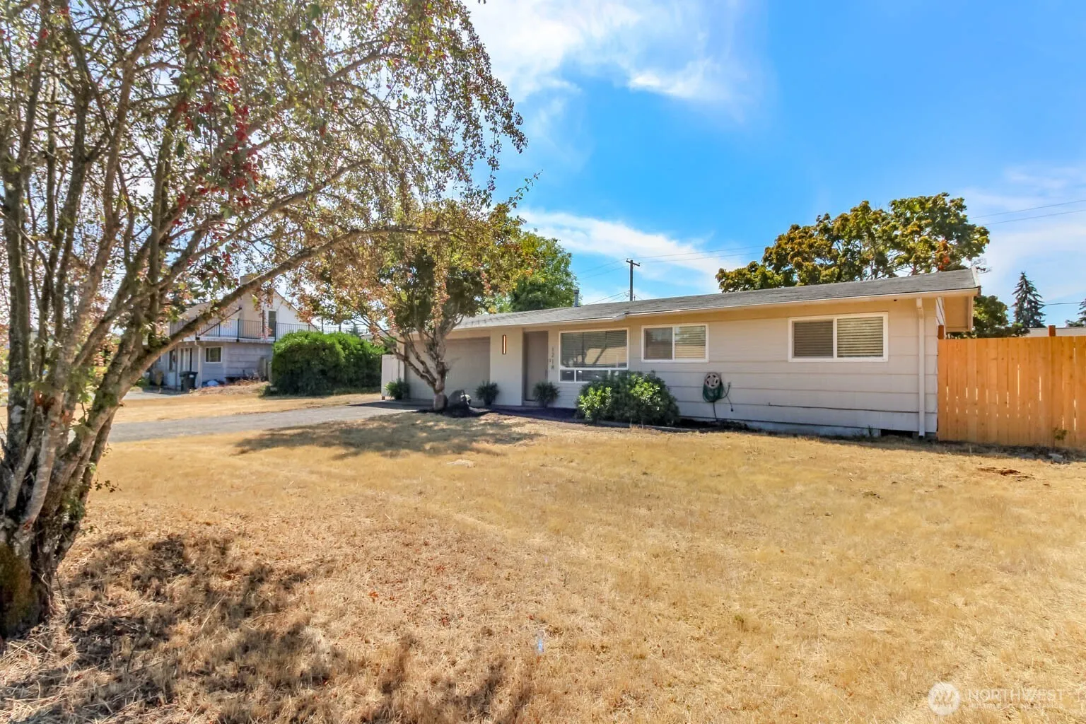 Property photo for 1218 140th Street E, Tacoma photo 3